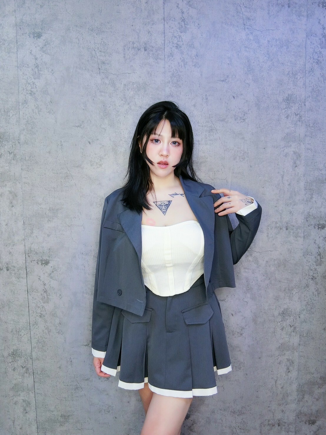 挺版小西裝+百褶西裙套裝