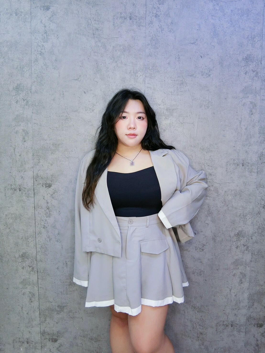 挺版小西裝+百褶西裙套裝