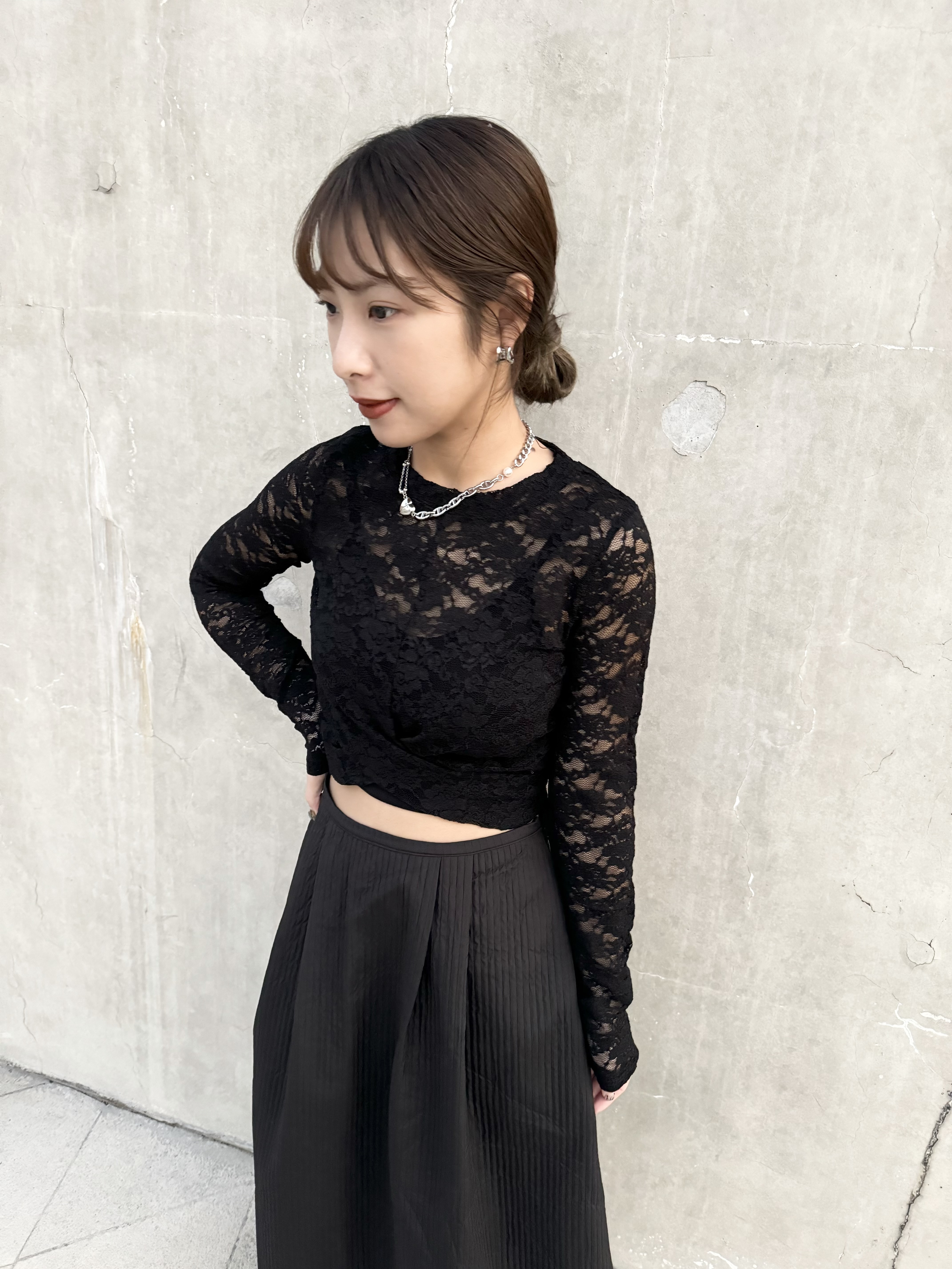 扭扭短款LACE TOP