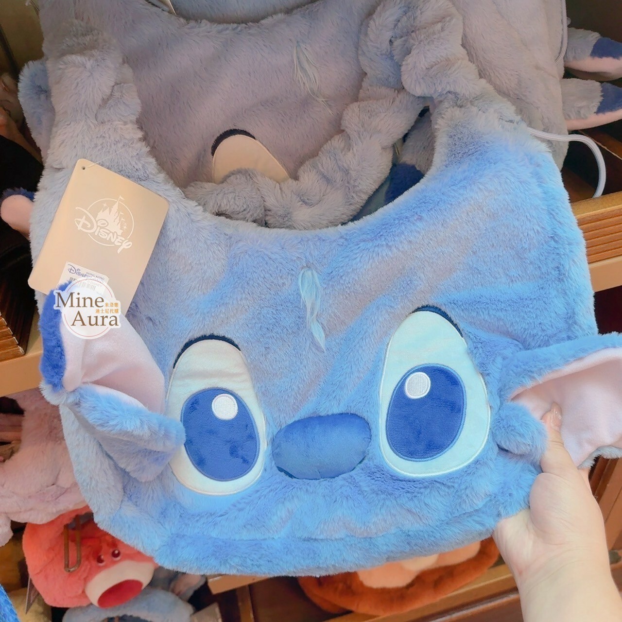 萌動秋日系列 史迪奇 Stitch 大臉 絨毛 斜背包 月亮包 星際寶貝 Lilo & Stitch -香港迪士尼樂園