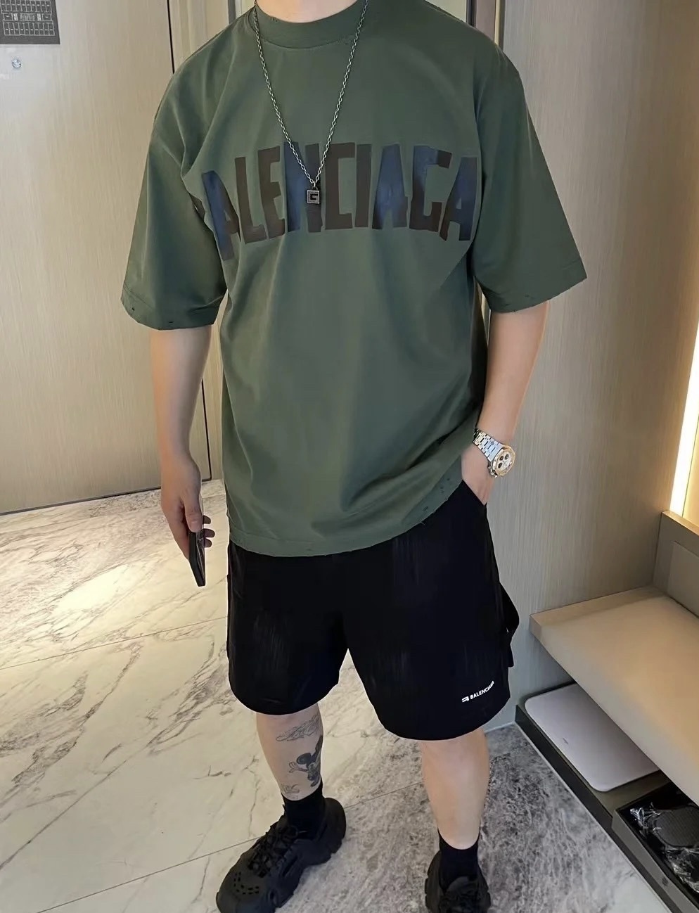 【NICE 歐美日韓代購】上海經銷商 Balenciaga/巴黎世家 23SS 綠色BB膠帶logo水洗破壞短袖