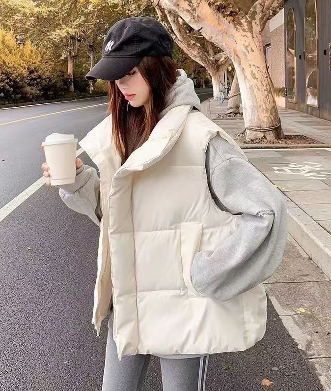 側口袋造型鋪棉背心