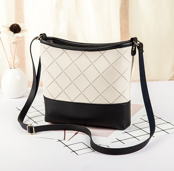 韓國JK 新款時尚流浪袋百搭菱格斜誇袋 J0578