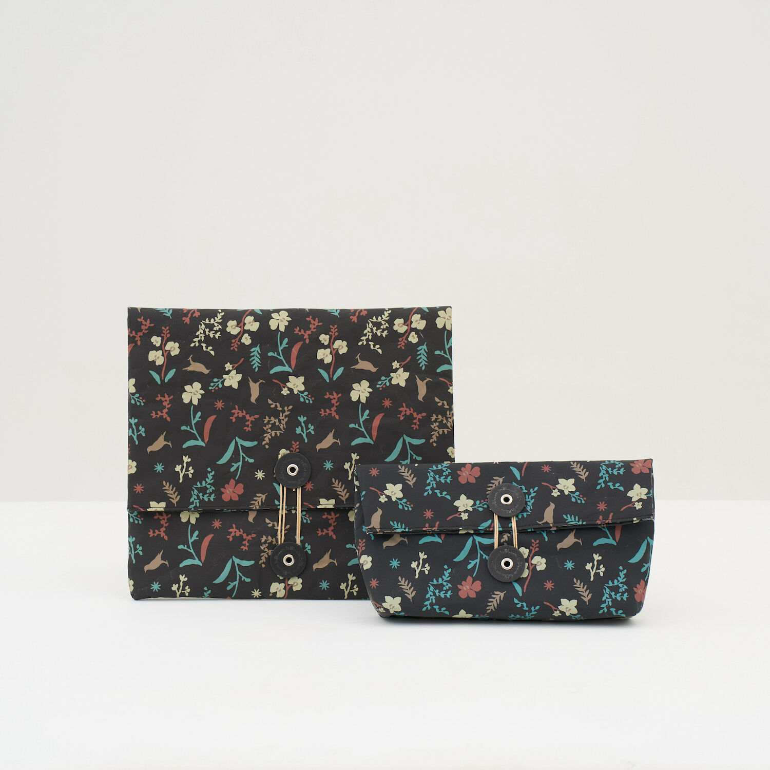 inBlooom x IWASAKI SIKI/Waterproof Stone Paper Pouch /Crested Myna & Orchid/Moonlight Black