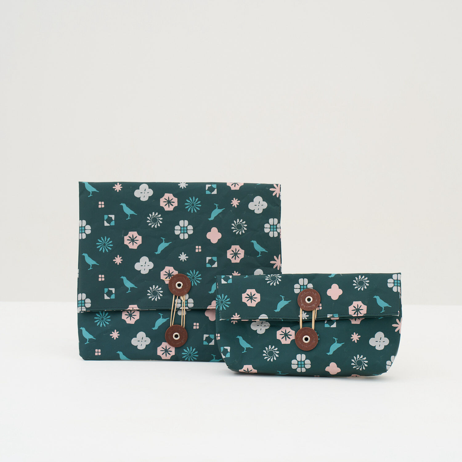 inBlooom x IWASAKI SIKI/Waterproof Stone Paper Pouch /Classic/Forest Green