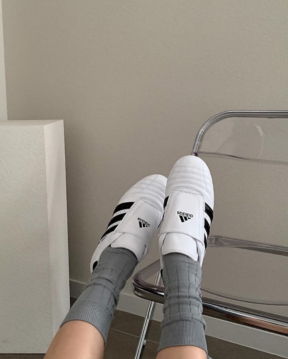 Adidas Originals Taekwondo 白黑色 白色 皮革 懶人鞋 焦糖底 薄底鞋 復古 跆拳道鞋 Jennie同款 JQ4774/預購