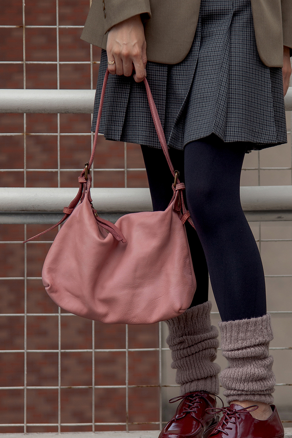 Guilia Plain 鞣革小型肩背包 粉紅