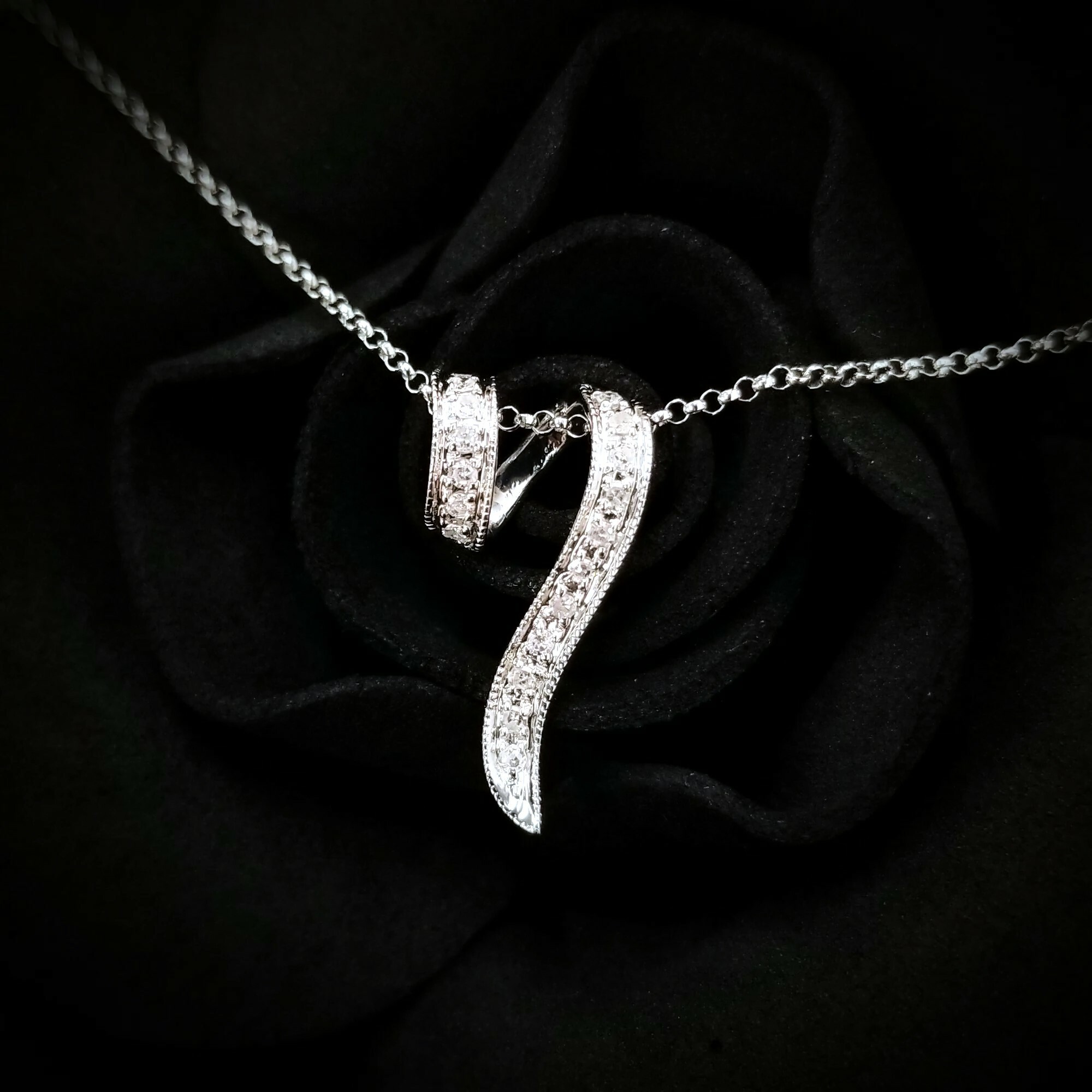 18K White Gold 0.08ct Diamond Pendant