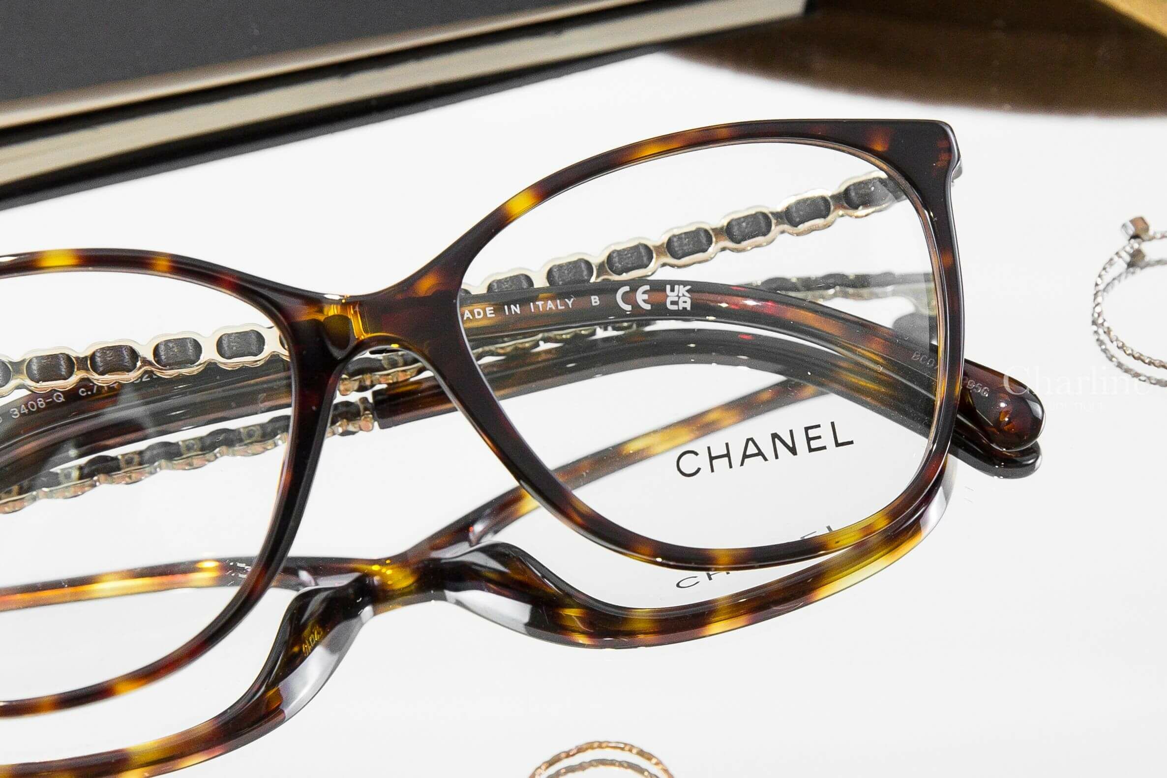 Chanel 深棕色玳瑁方框側邊皮穿金鍊CC平光眼鏡-Charline Boutique精品代購