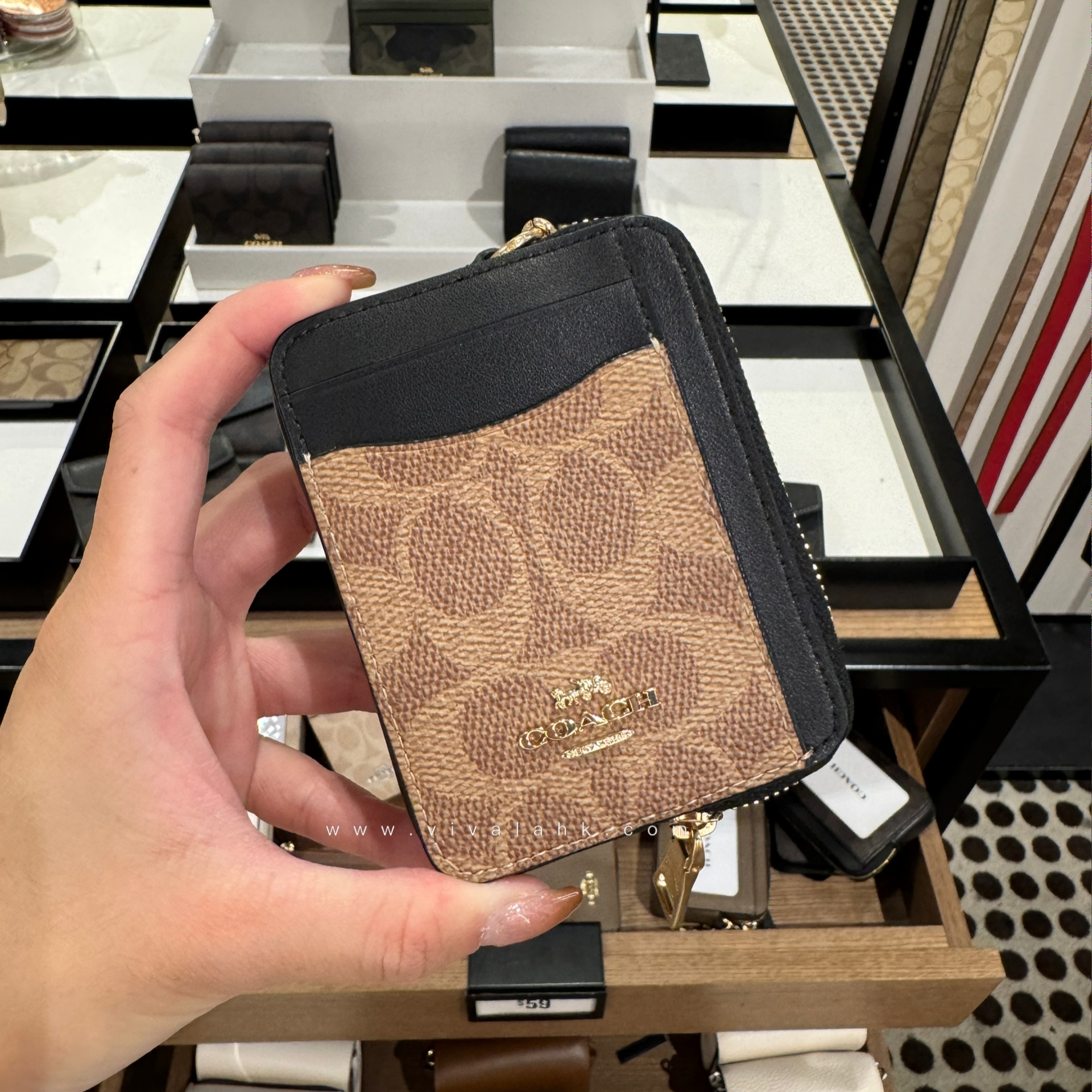 Coach - Zip Card Case in Blocked Signature Canvas (C1885)