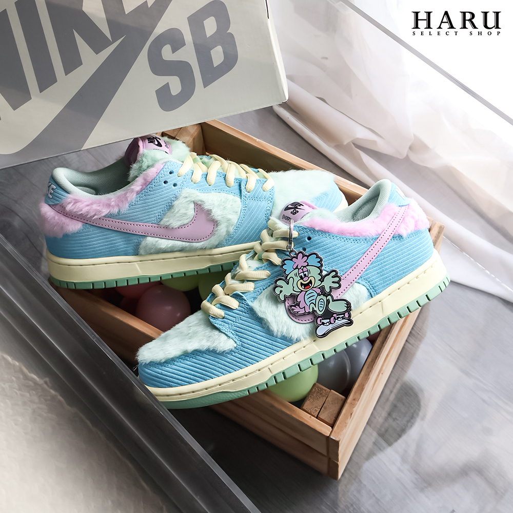 Verdy x Nike SB Dunk Low “Visty” 藍綠黃粉 毛絨 燈芯絨 皮革 verdy卡通 滑板鞋 復古休閒鞋 FN6040-400