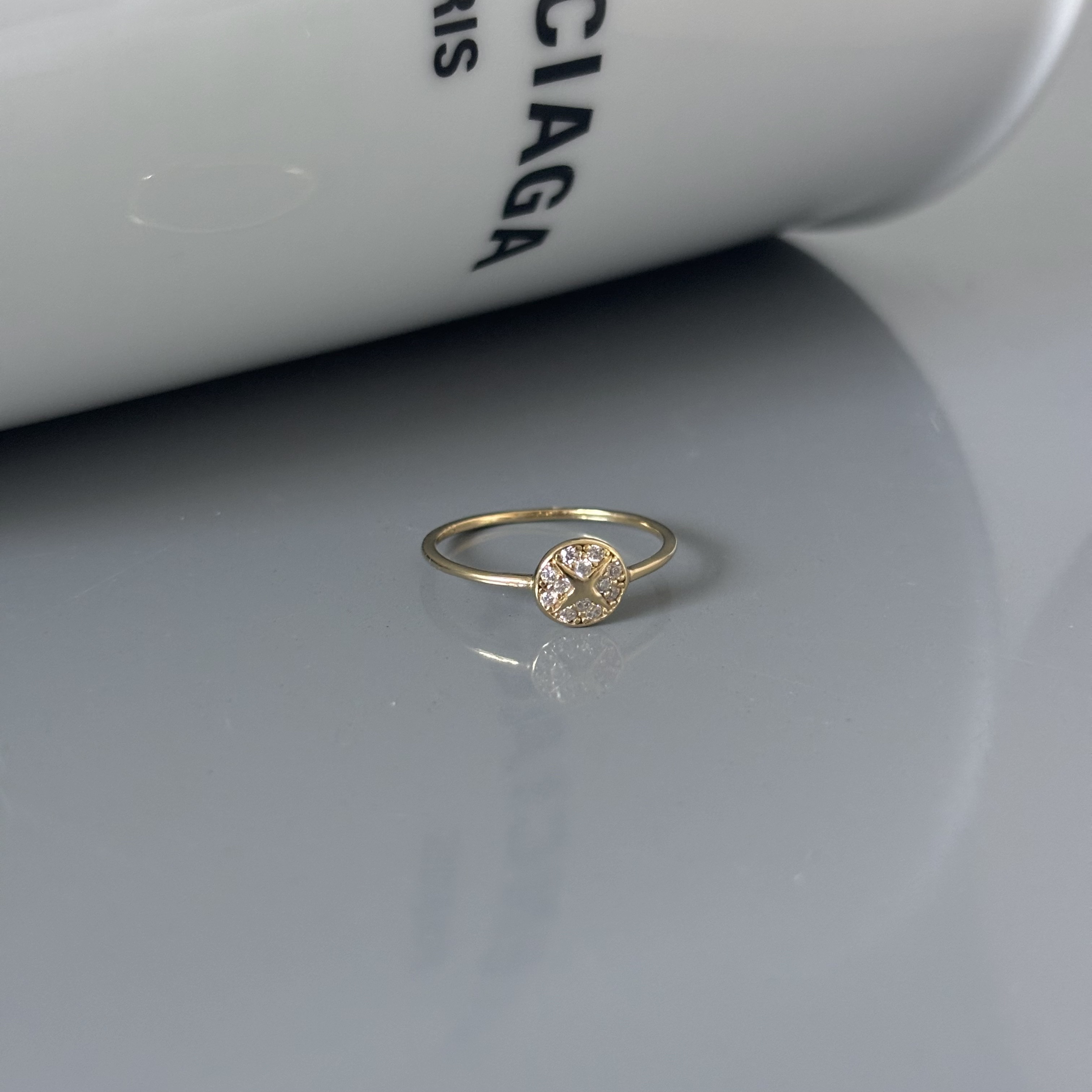 Pave round cross ring