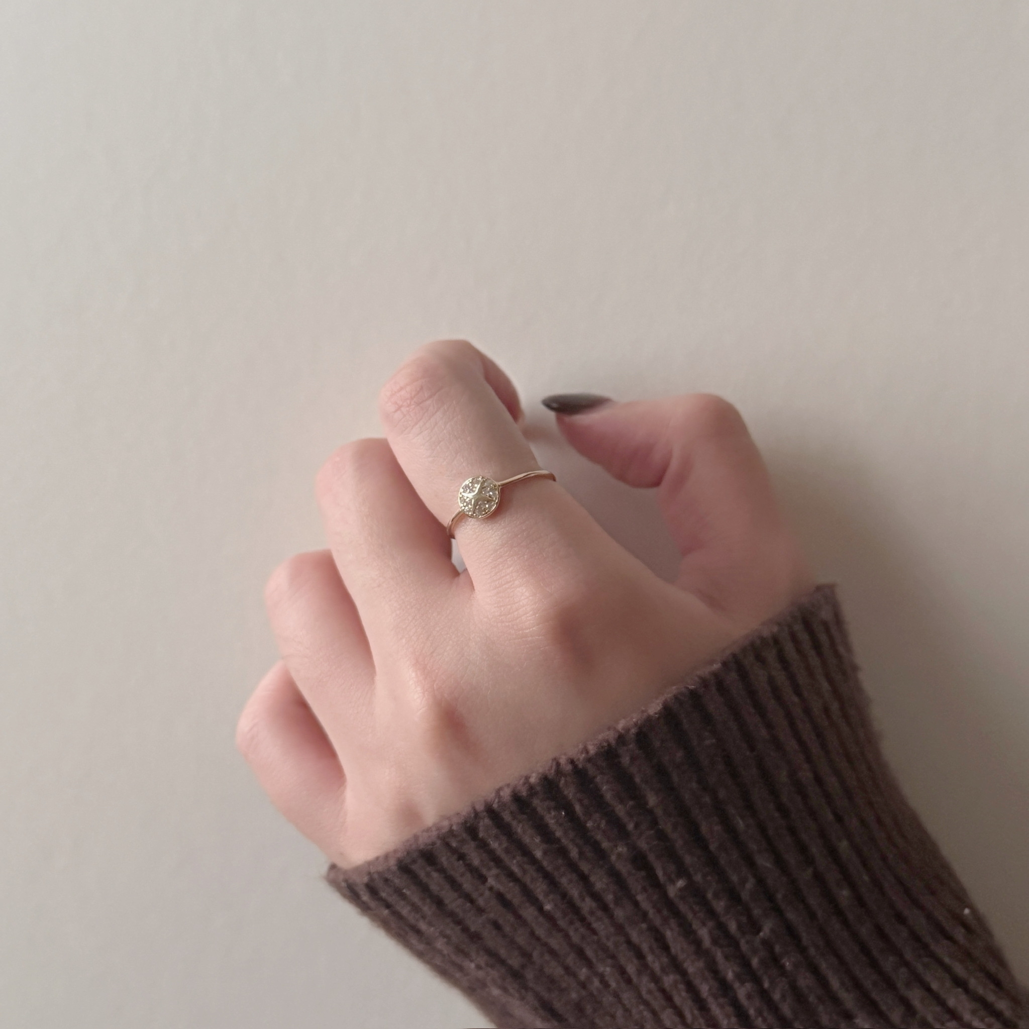 Pave round cross ring