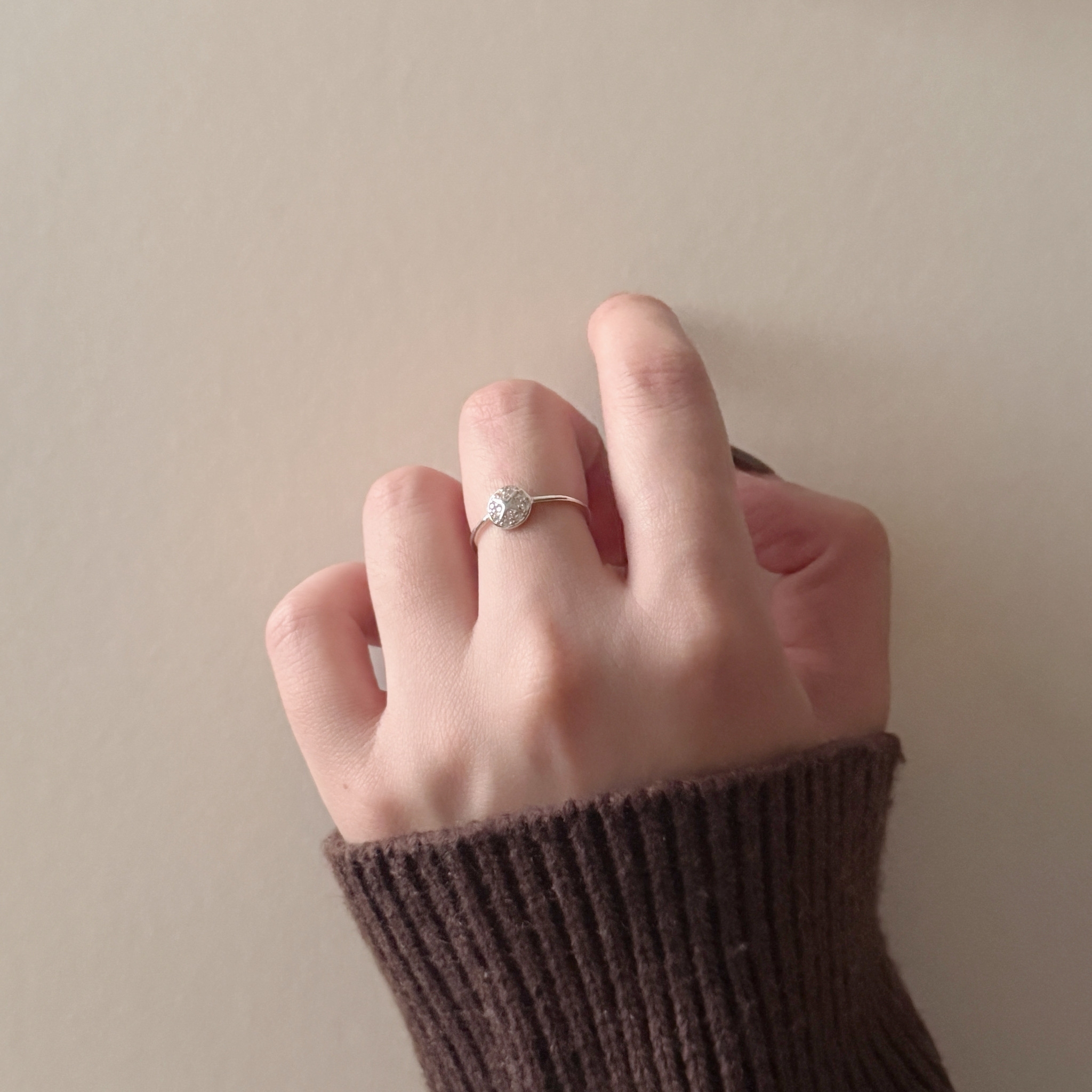 Pave round cross ring