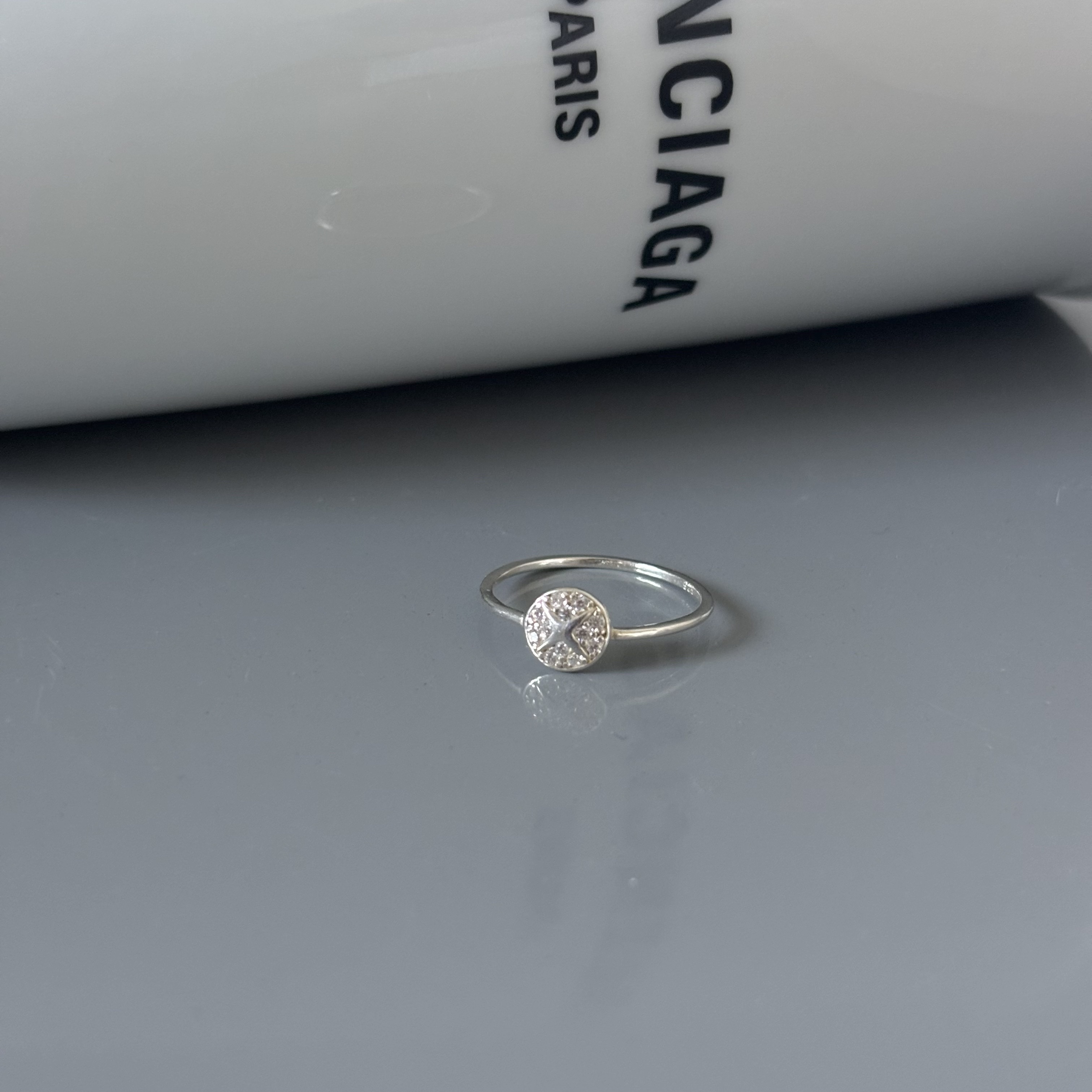 Pave round cross ring