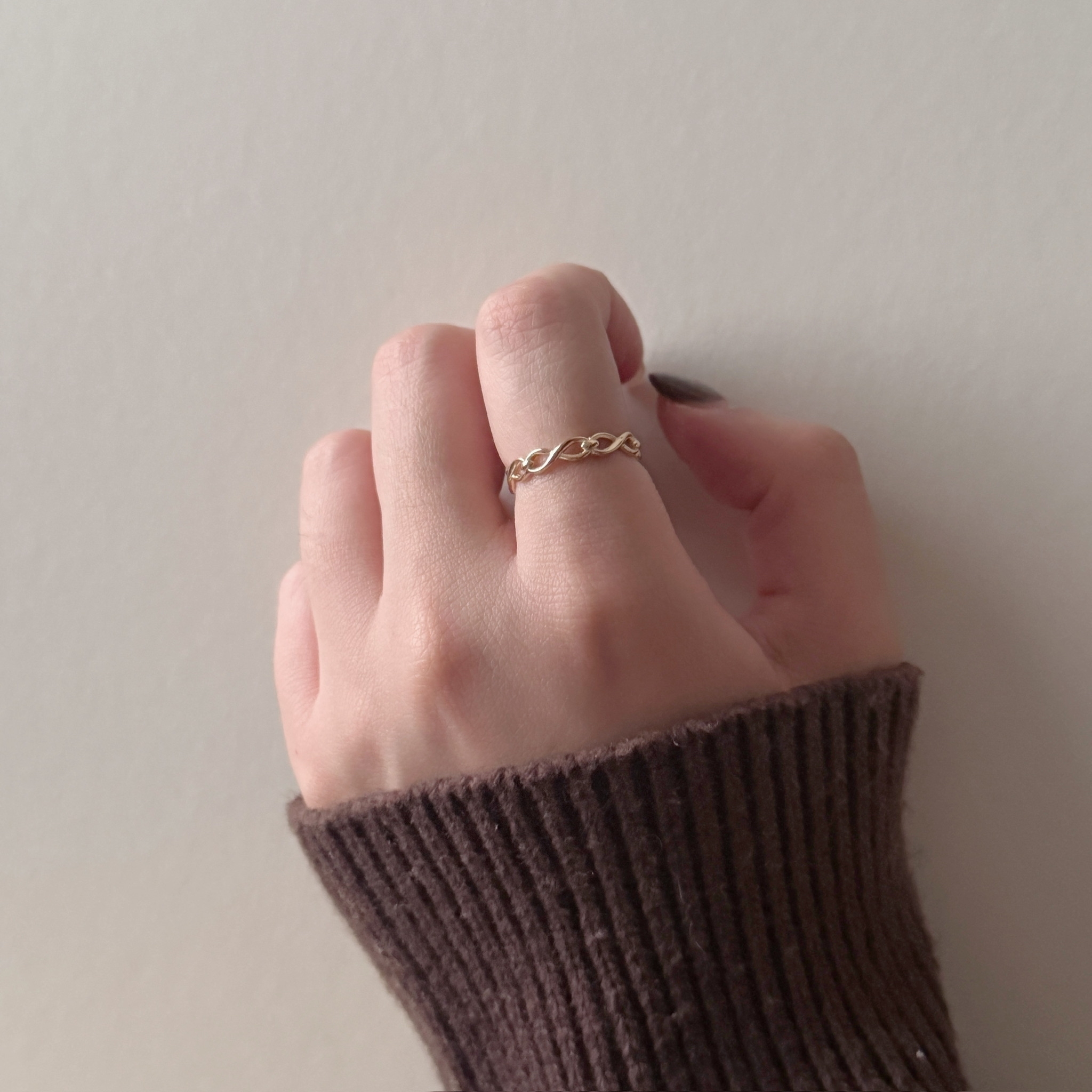 Ifinity metal chain ring