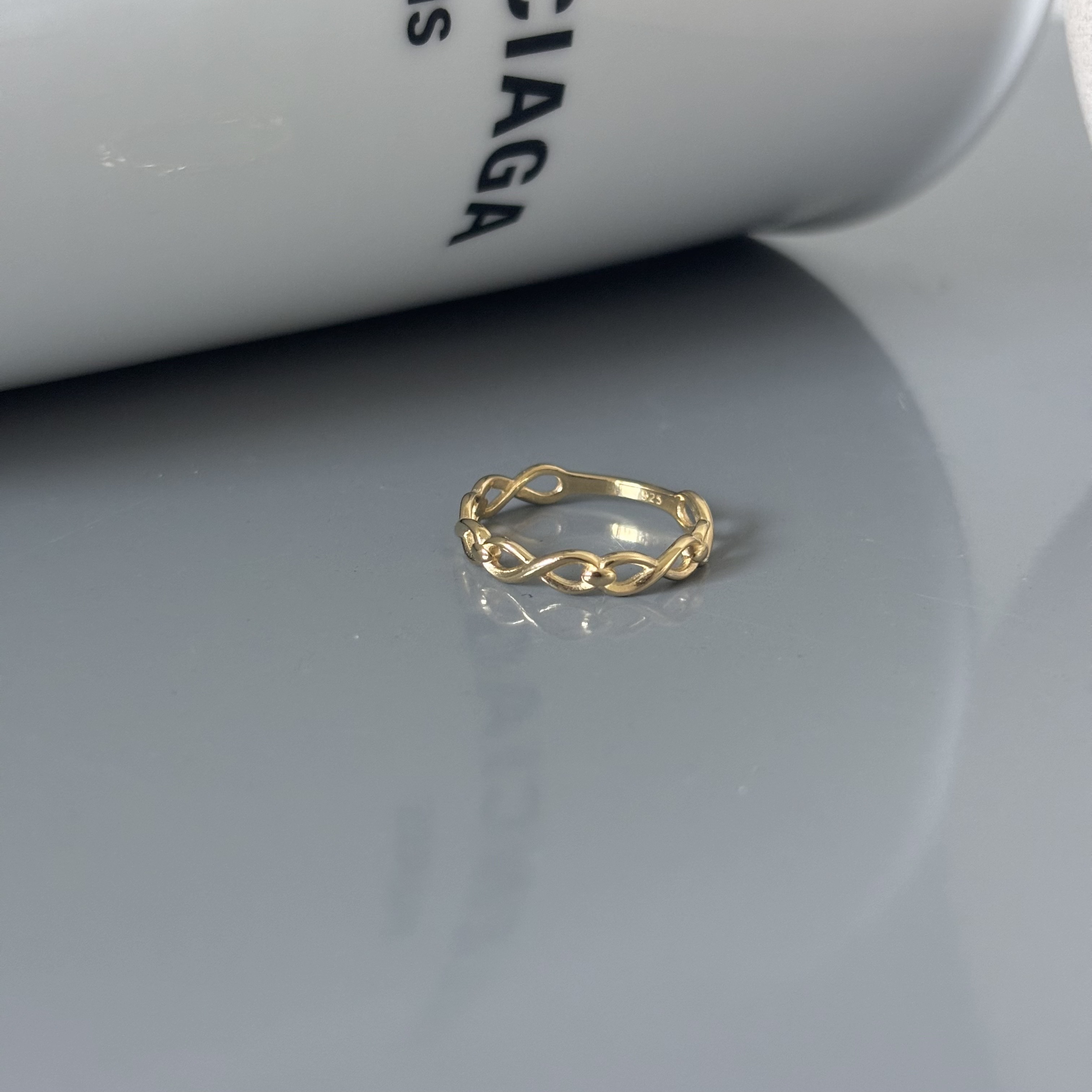 Ifinity metal chain ring