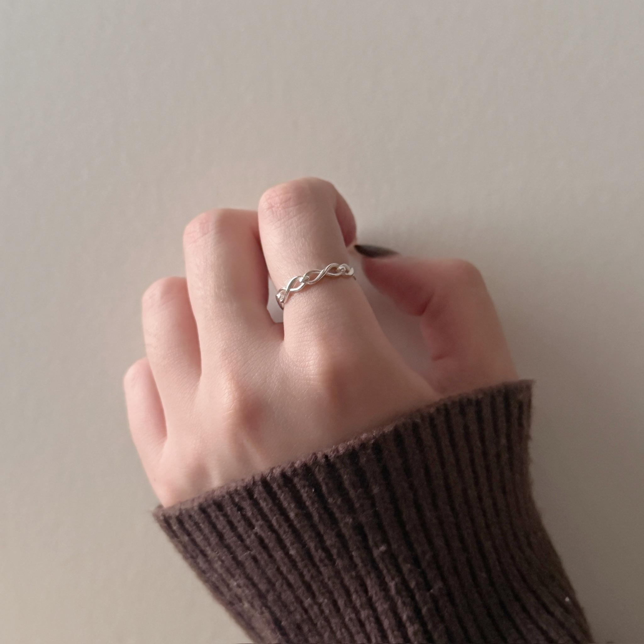 Ifinity metal chain ring