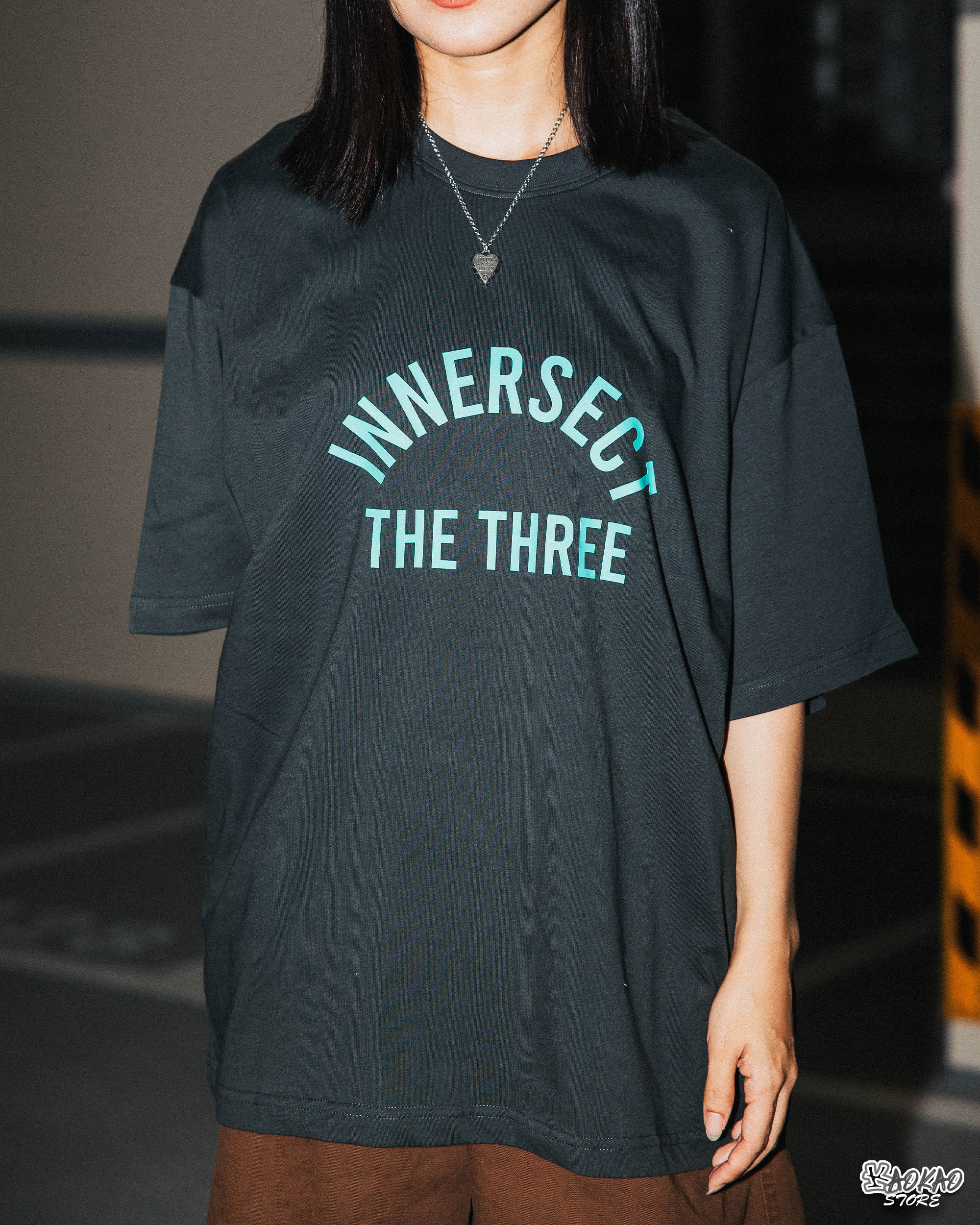 INNERSECT X JERRY LORENZO三生萬物拱型LOGO圓領短Tee【INN24SSTTE044】