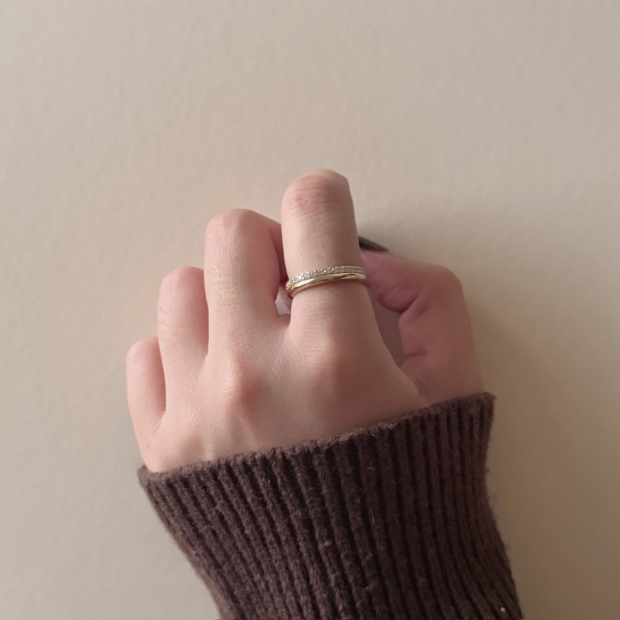 Zircon double layer band ring