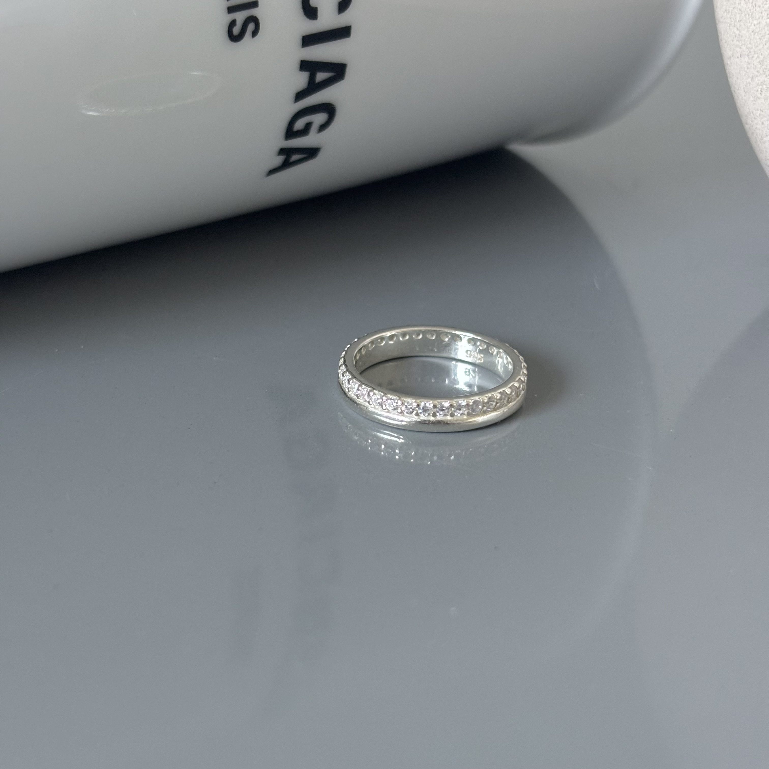 Zircon double layer band ring