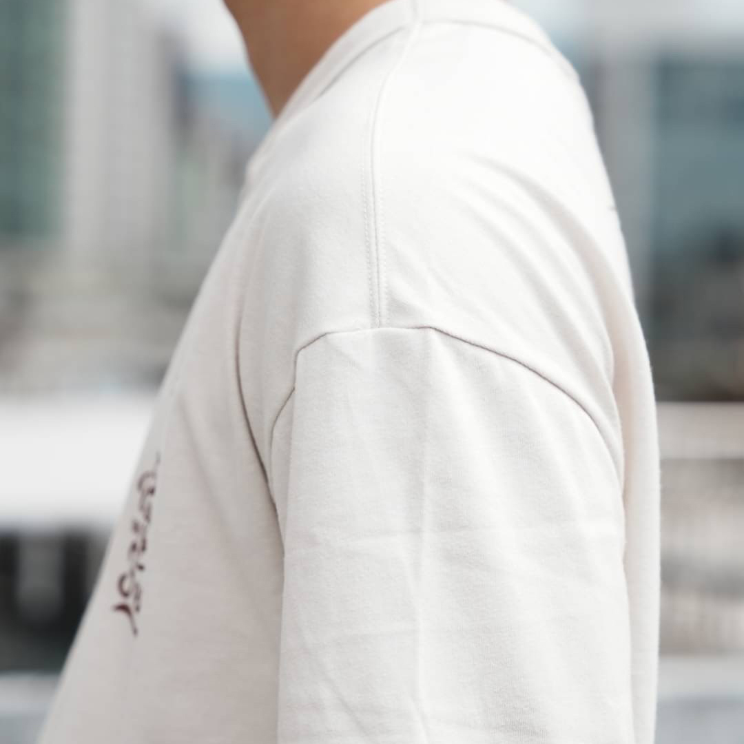 男模穿著#24123 夏日海灘風格印花短T米卡其