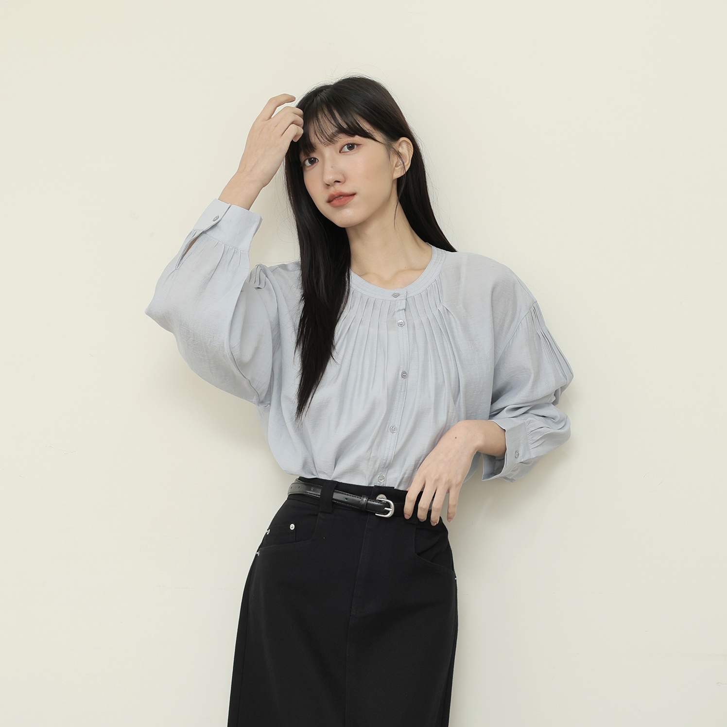 法式前壓褶圓領襯衫(40%天絲）