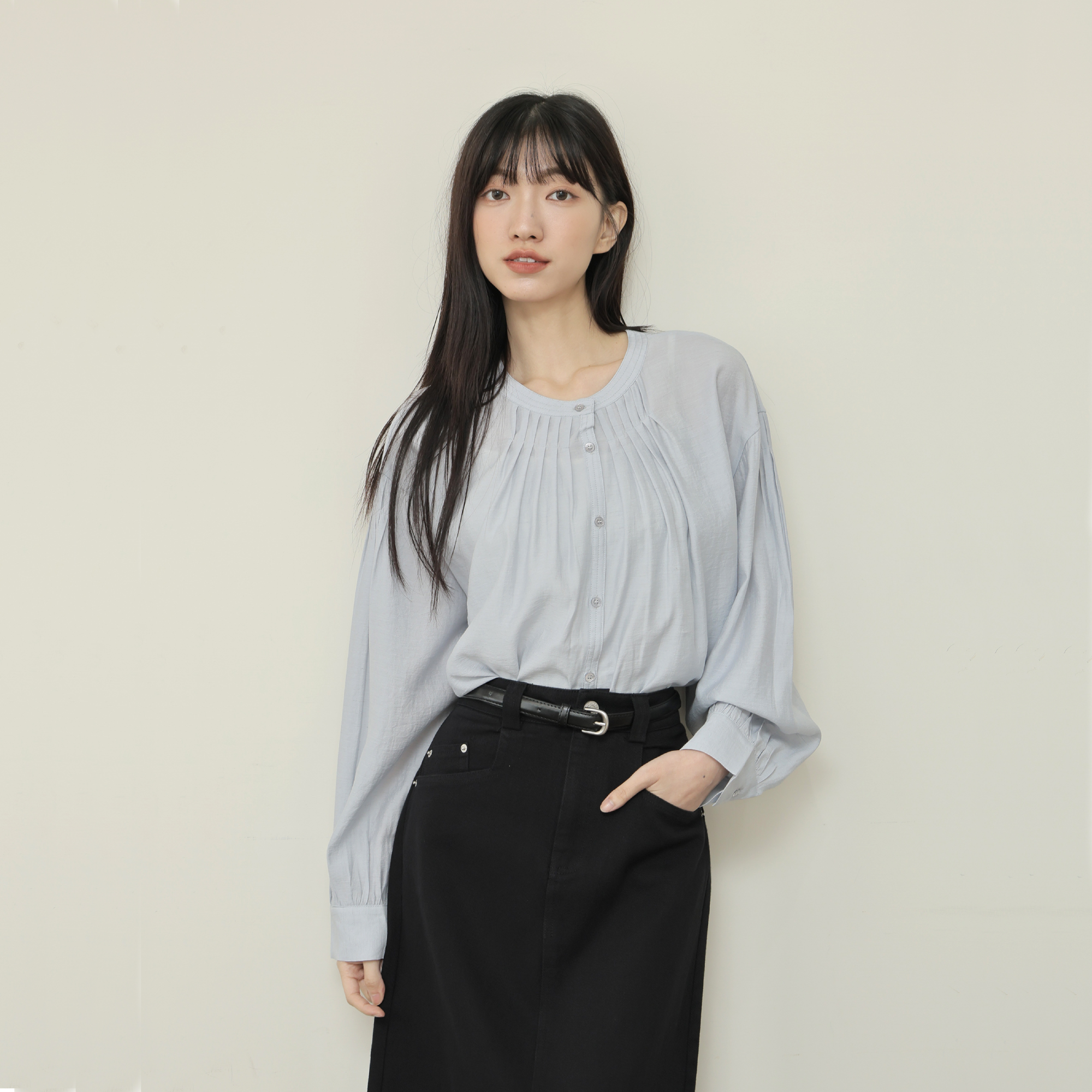 法式前壓褶圓領襯衫(40%天絲）