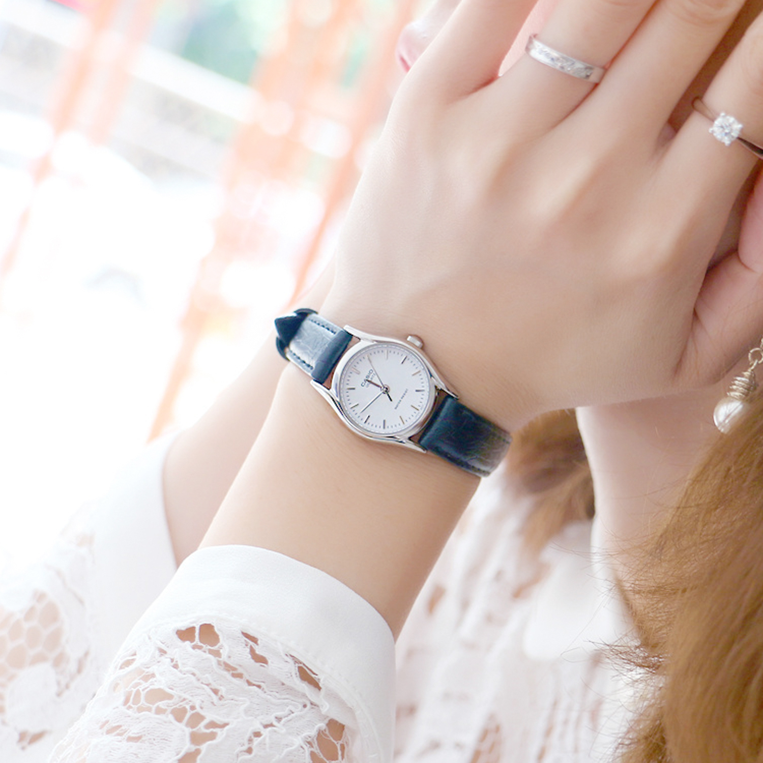 Casio LTP-1094E-7A 23mm 銀白 女裝皮帶錶 復古錶