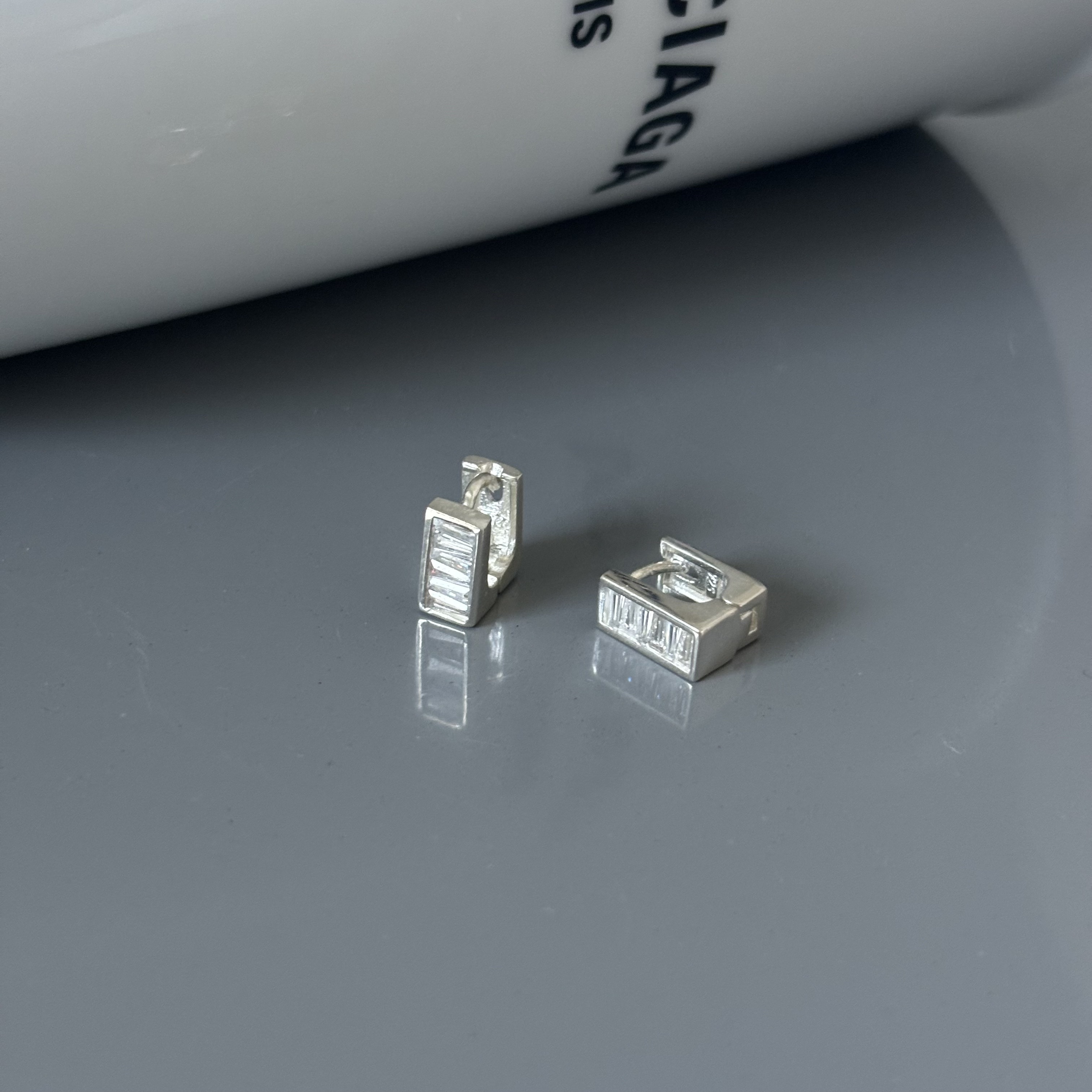 Square baguette zircon earrings