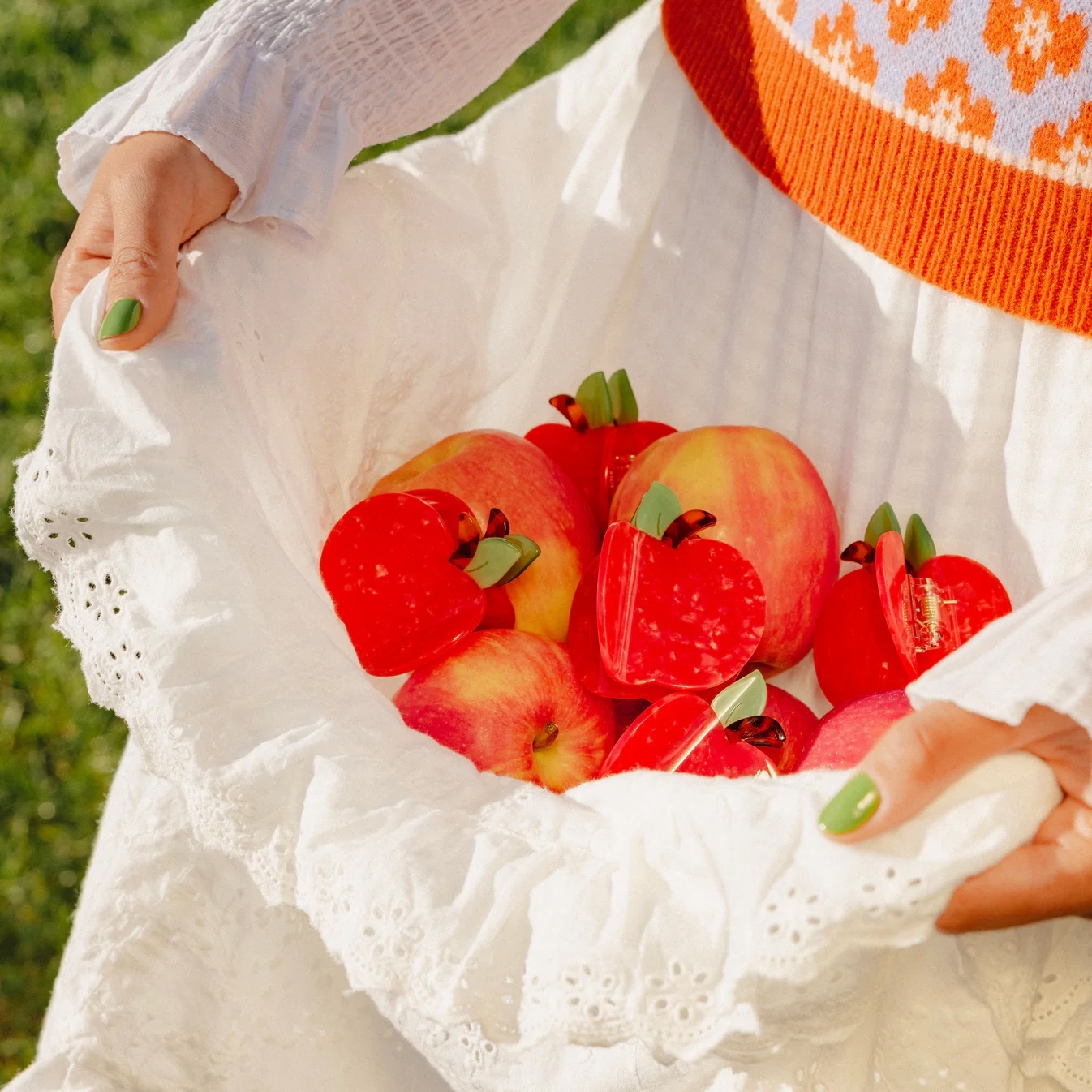 APPLE HAIR CLAW｜Coucou Suzette