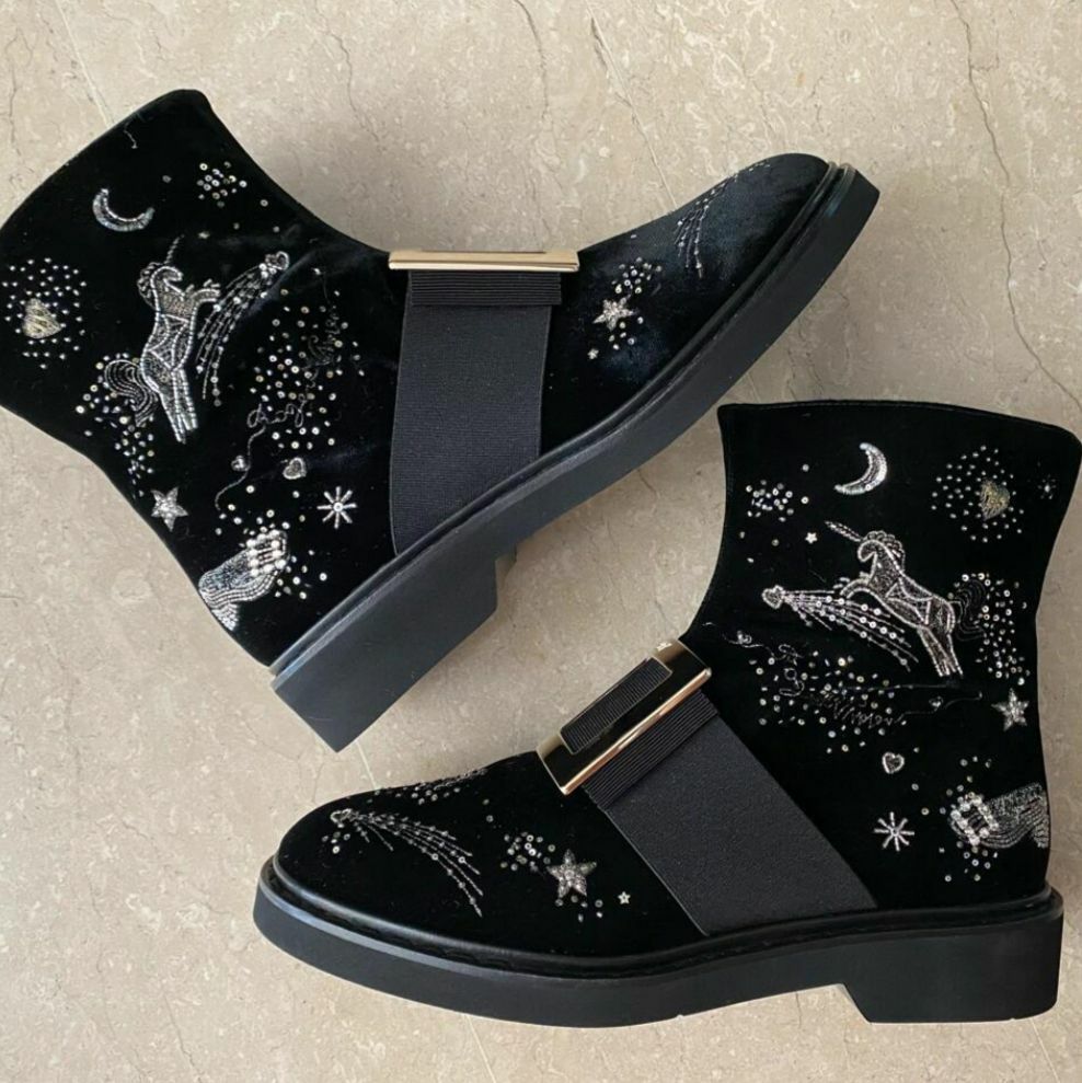 Roger Vivier RV viv rangers unicorn boots black