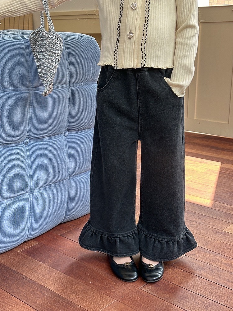 時髦花邊牛仔褲