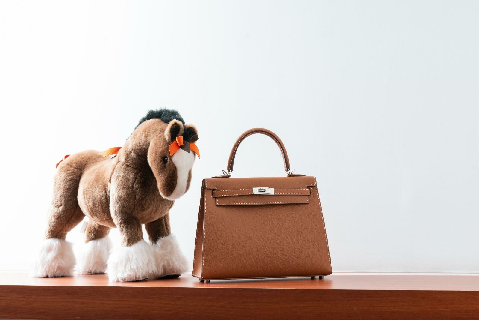 Kelly 25 37 gold ck epsom