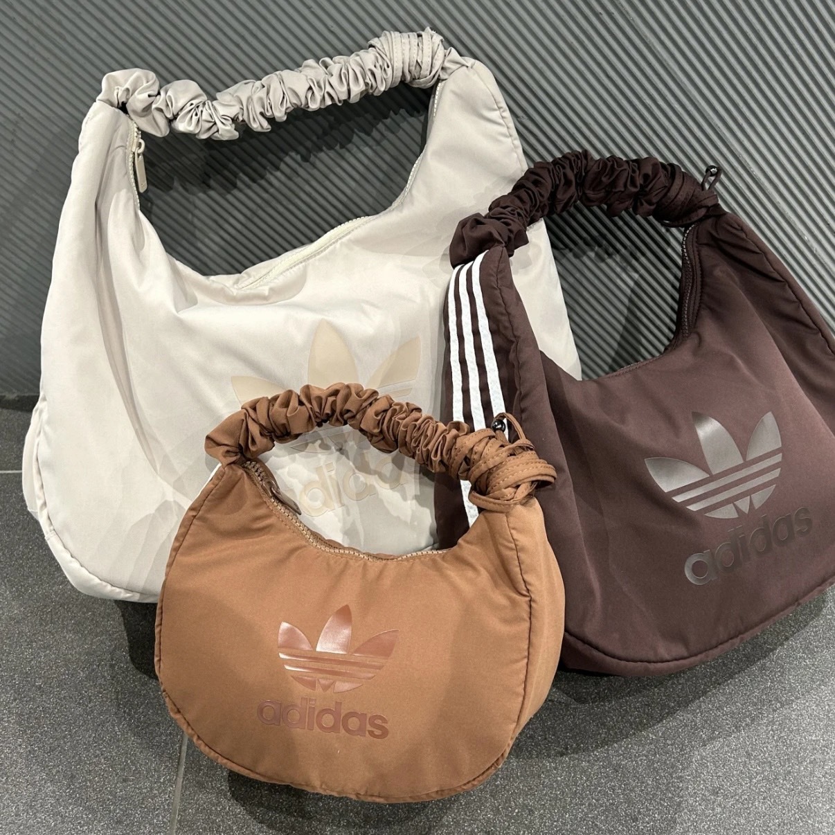 Adidas Originals 三葉草 雲朵包 黑/奶油白/咖啡