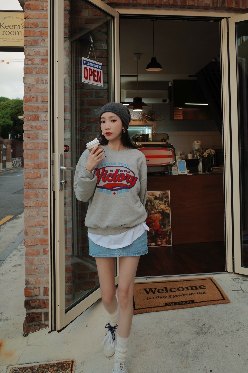 （現貨）🇰🇷#AG105 每年都要有的開衩打底衣(黑/白)