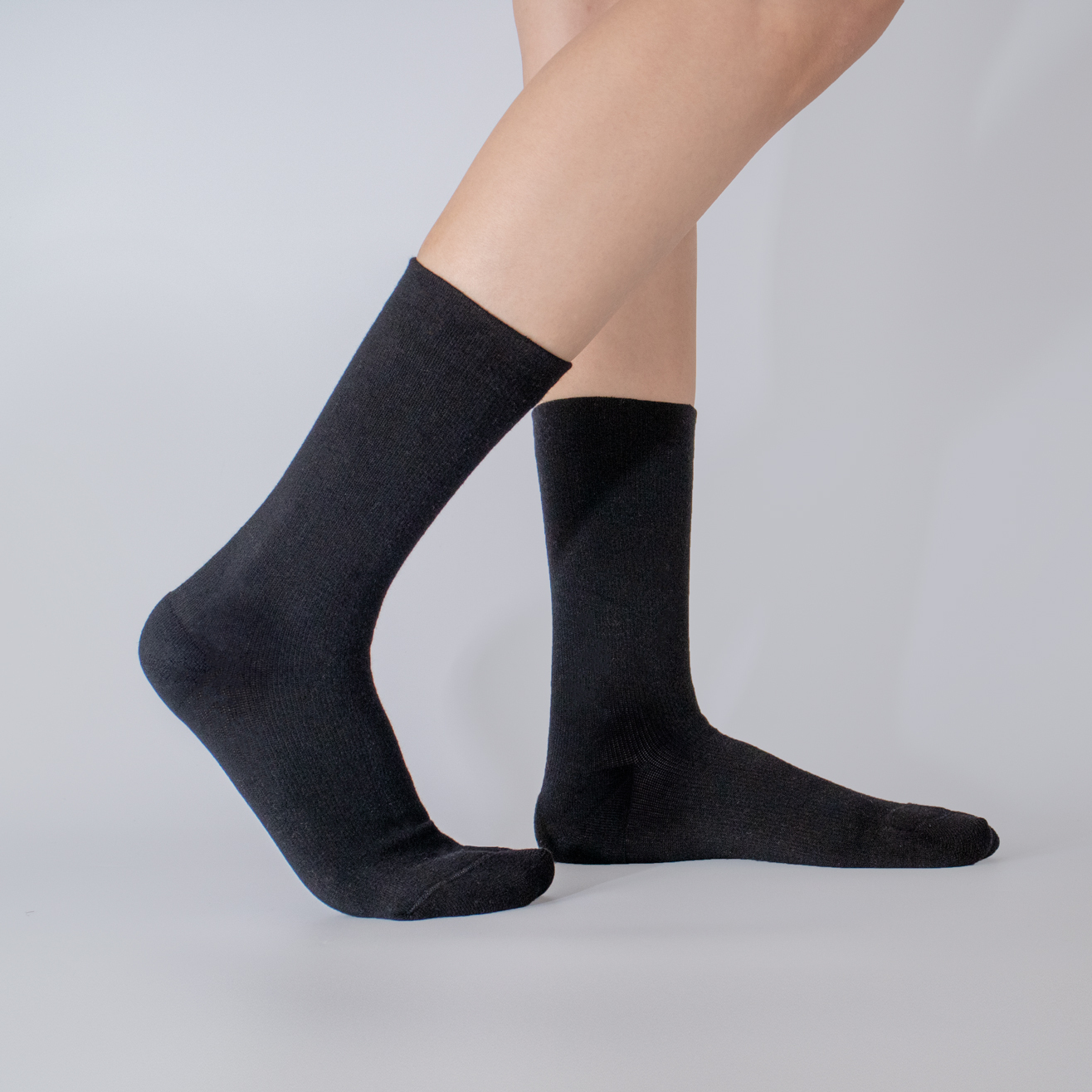 素· 只有黑｜無設計師款 · 壓力3/4襪(三雙999)