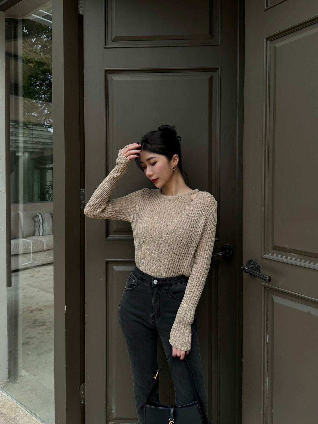 小簍空雙釦針織上衣