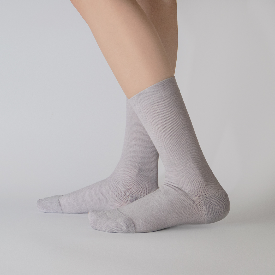 素· 只有灰｜經典設計師款 · 壓力3/4襪(三雙999)