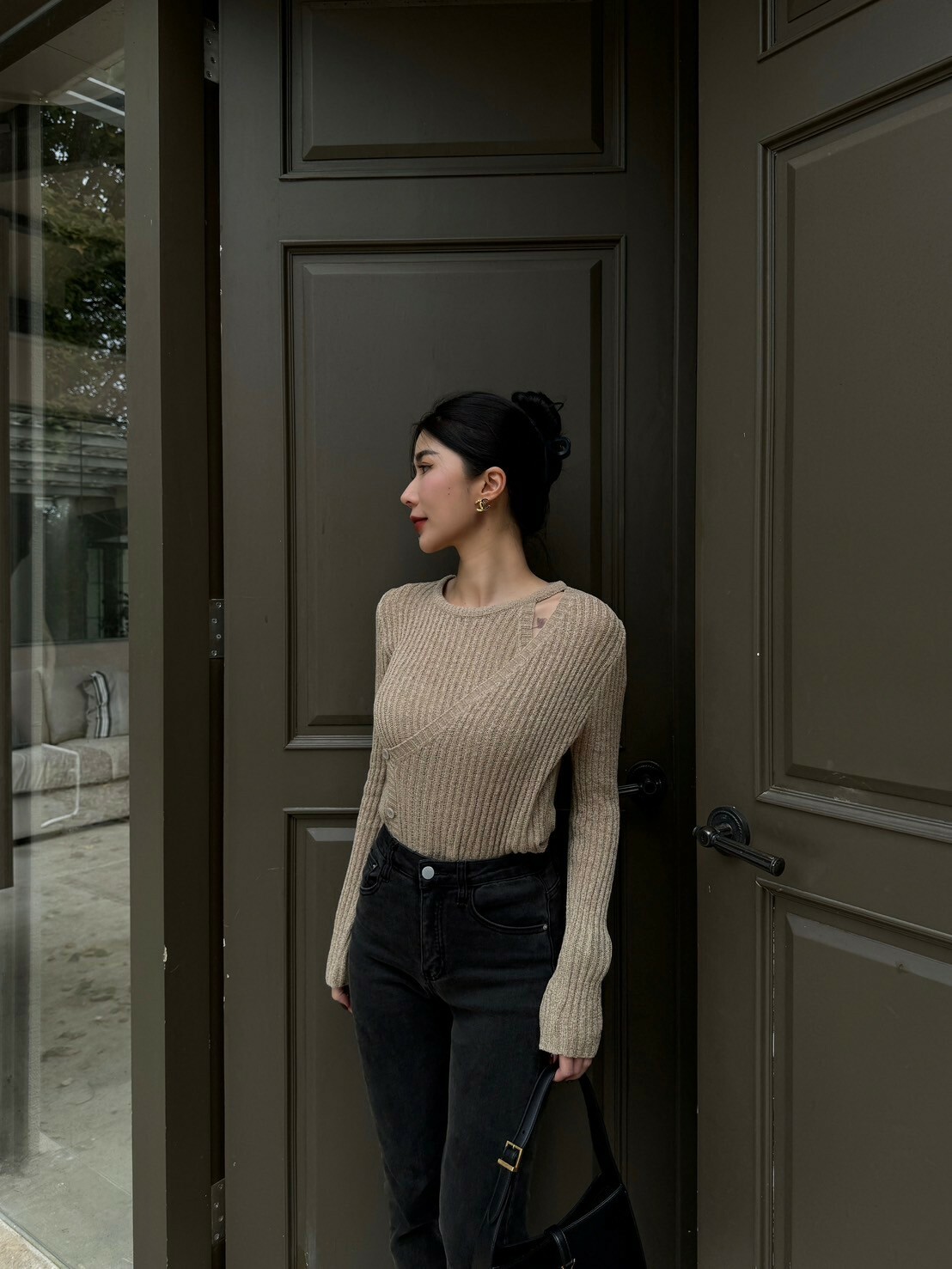 小簍空雙釦針織上衣