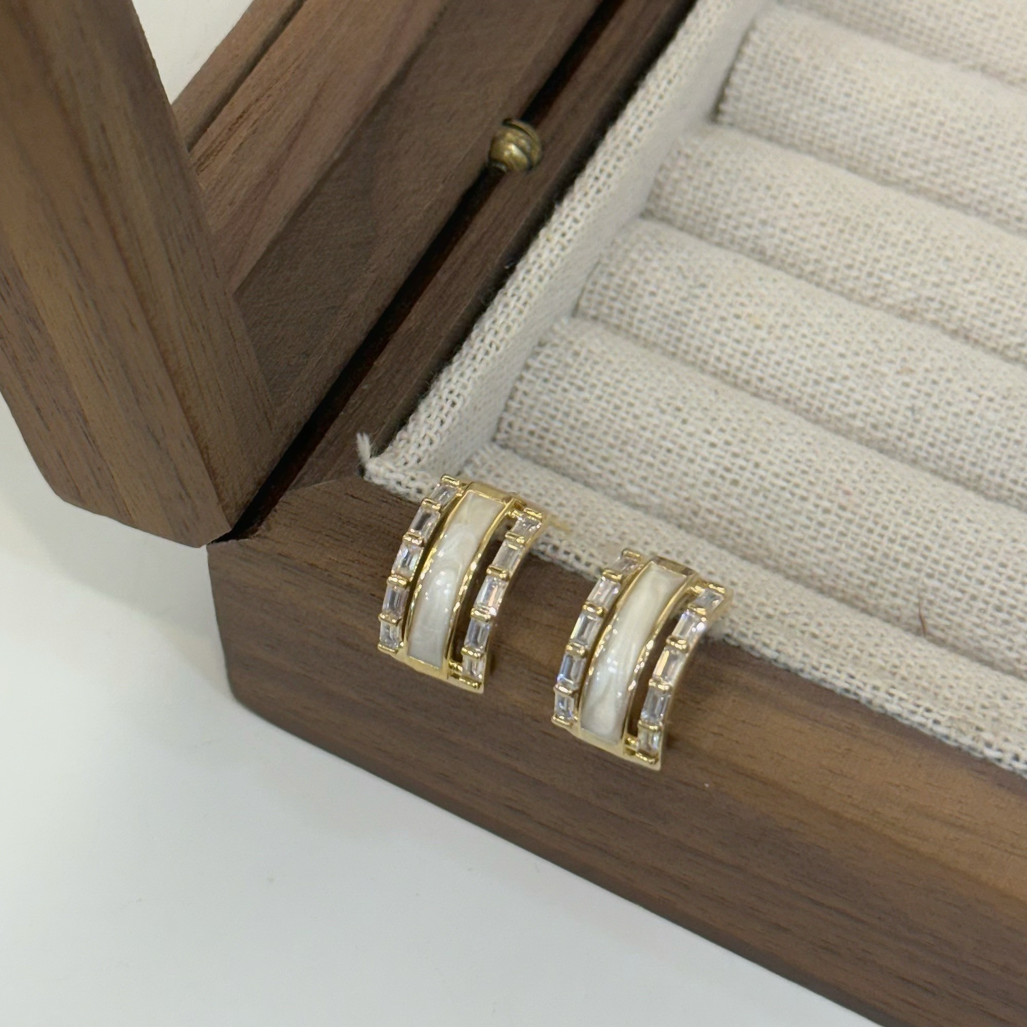 R37貝殼鋯石C字圈