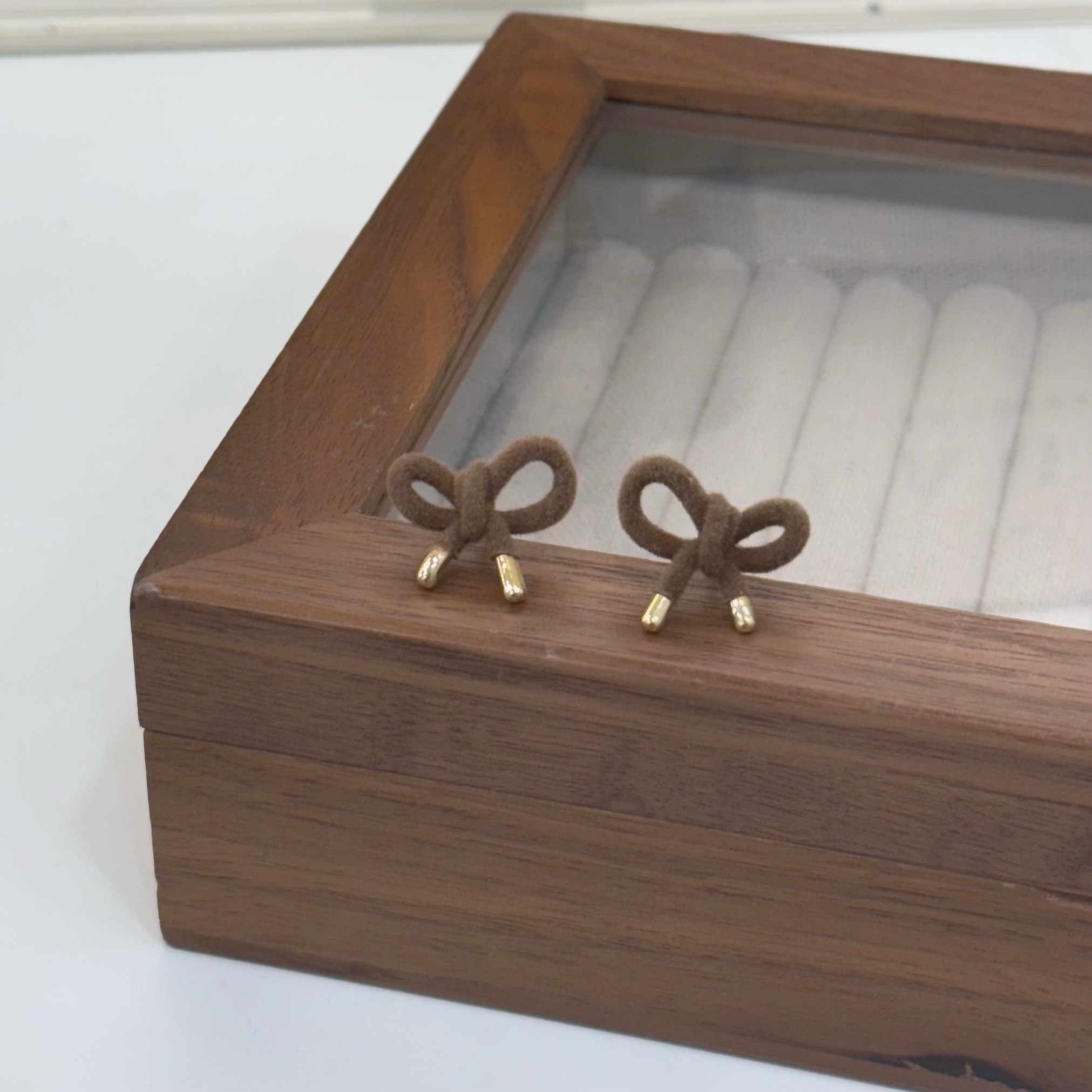 R20絨布蝴蝶結耳針