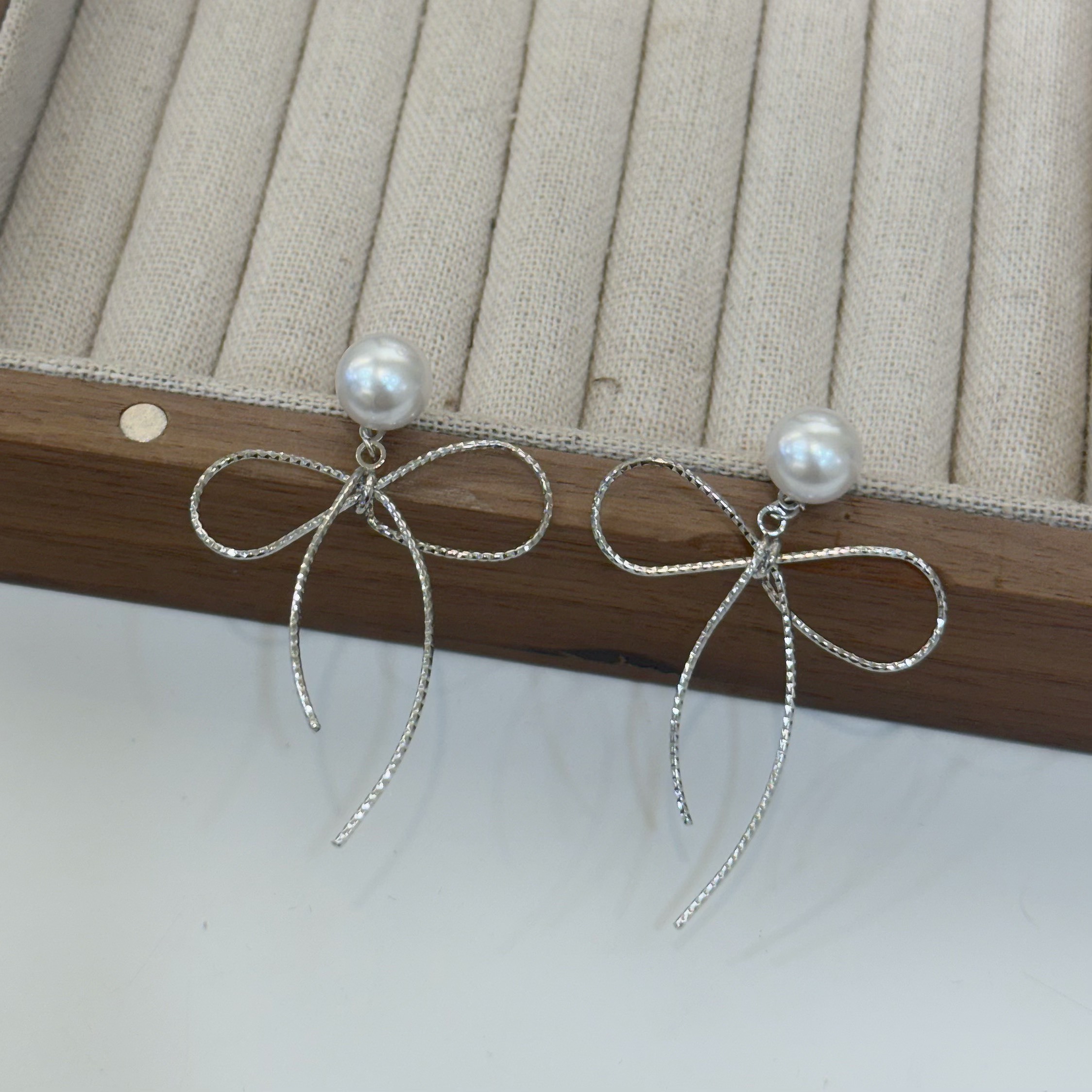 R09珍珠蝴蝶結垂吊