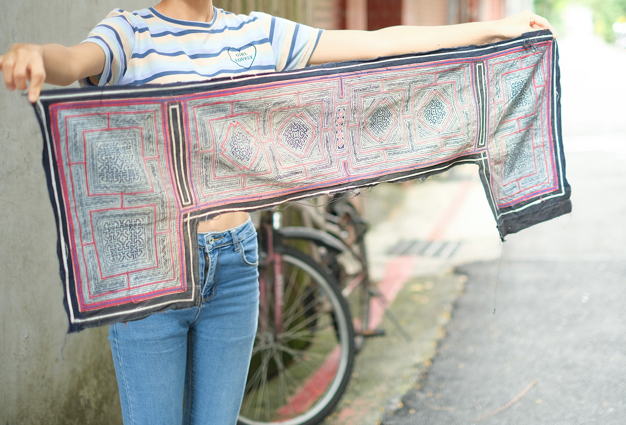 手織｜Hmong 蠟染老繡片｜寮國