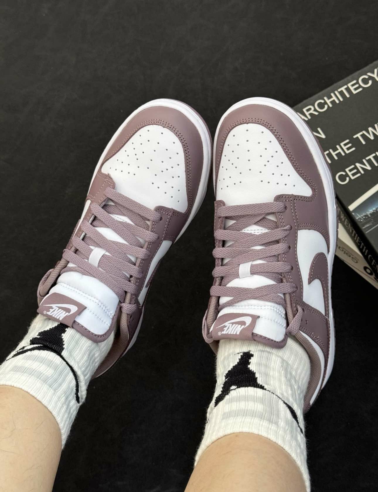 NIKE DUNK LOW 豆沙色