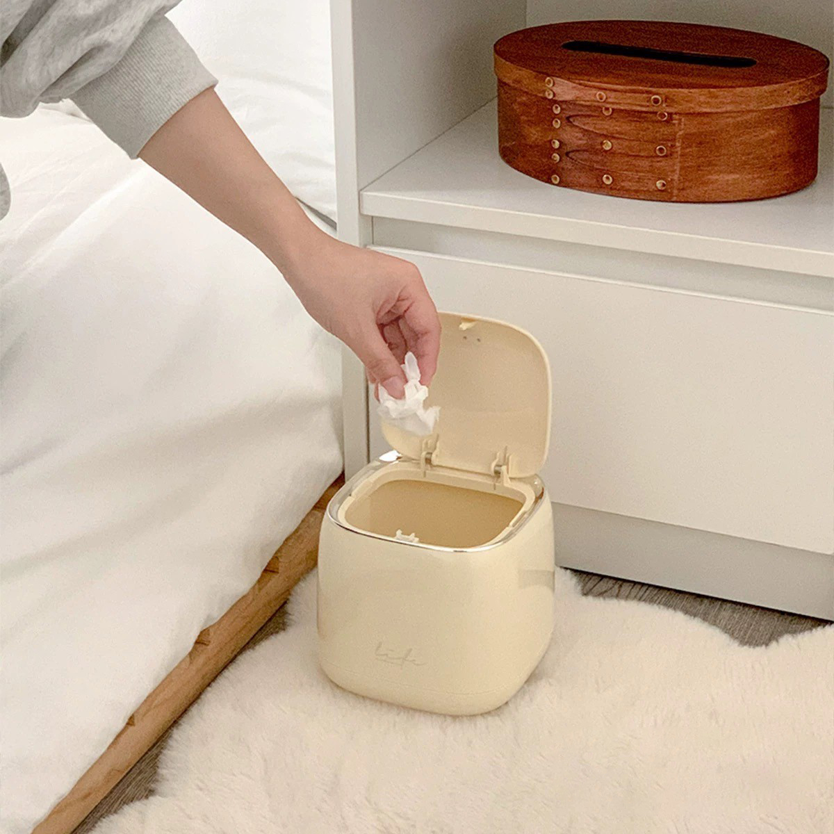 奶油白圓弧感按壓式垃圾桶