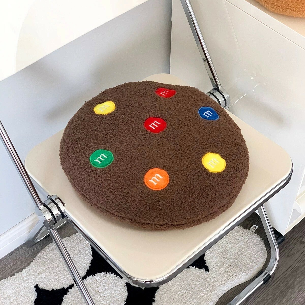 MM巧克力豆圖案圓形椅墊坐墊 / 2色