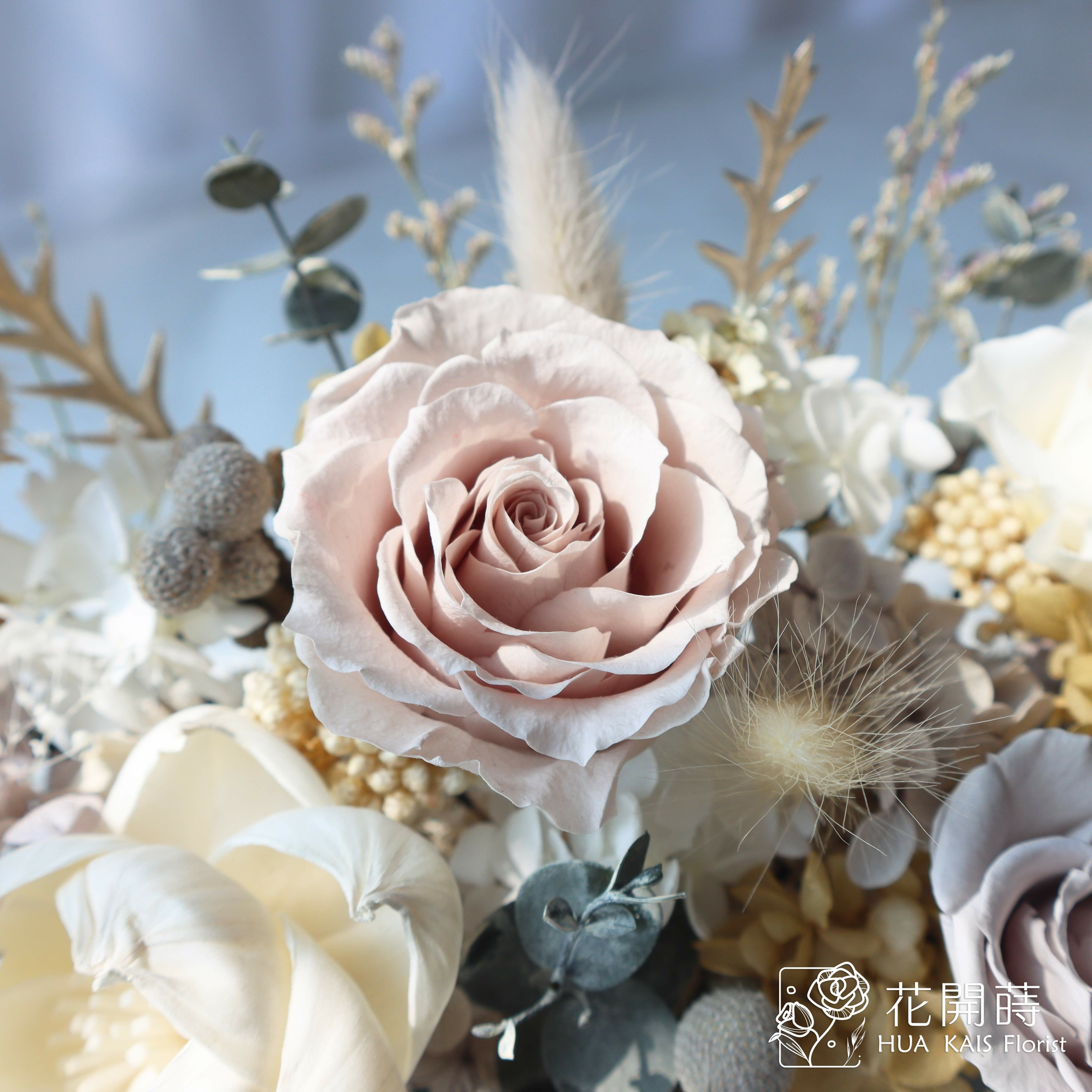 經典款桌花-霧灰奶L|開幕賀禮|喬遷新居|永生桌花|祝賀花禮