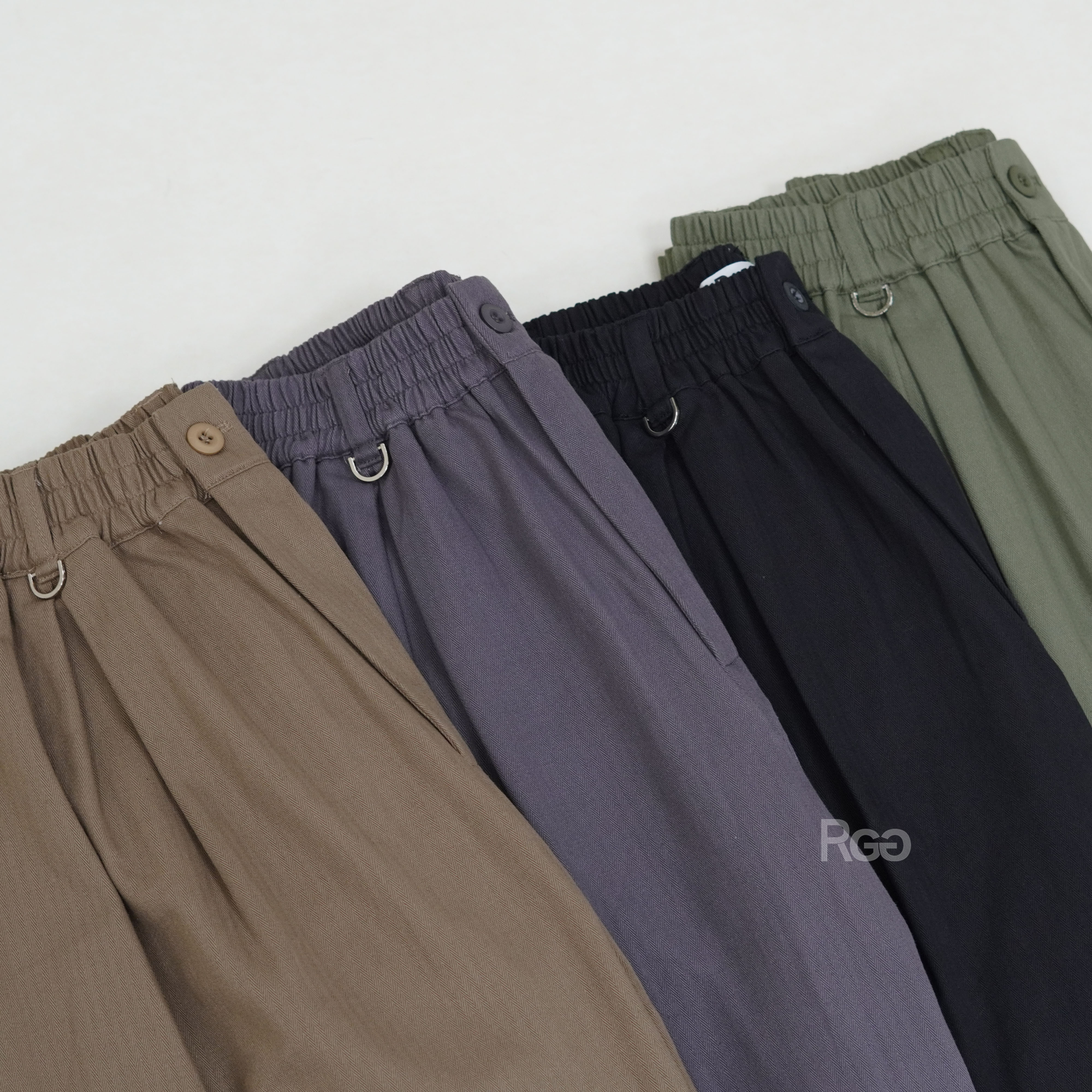 訂製款 人字紋打摺錐形寬褲特寫照