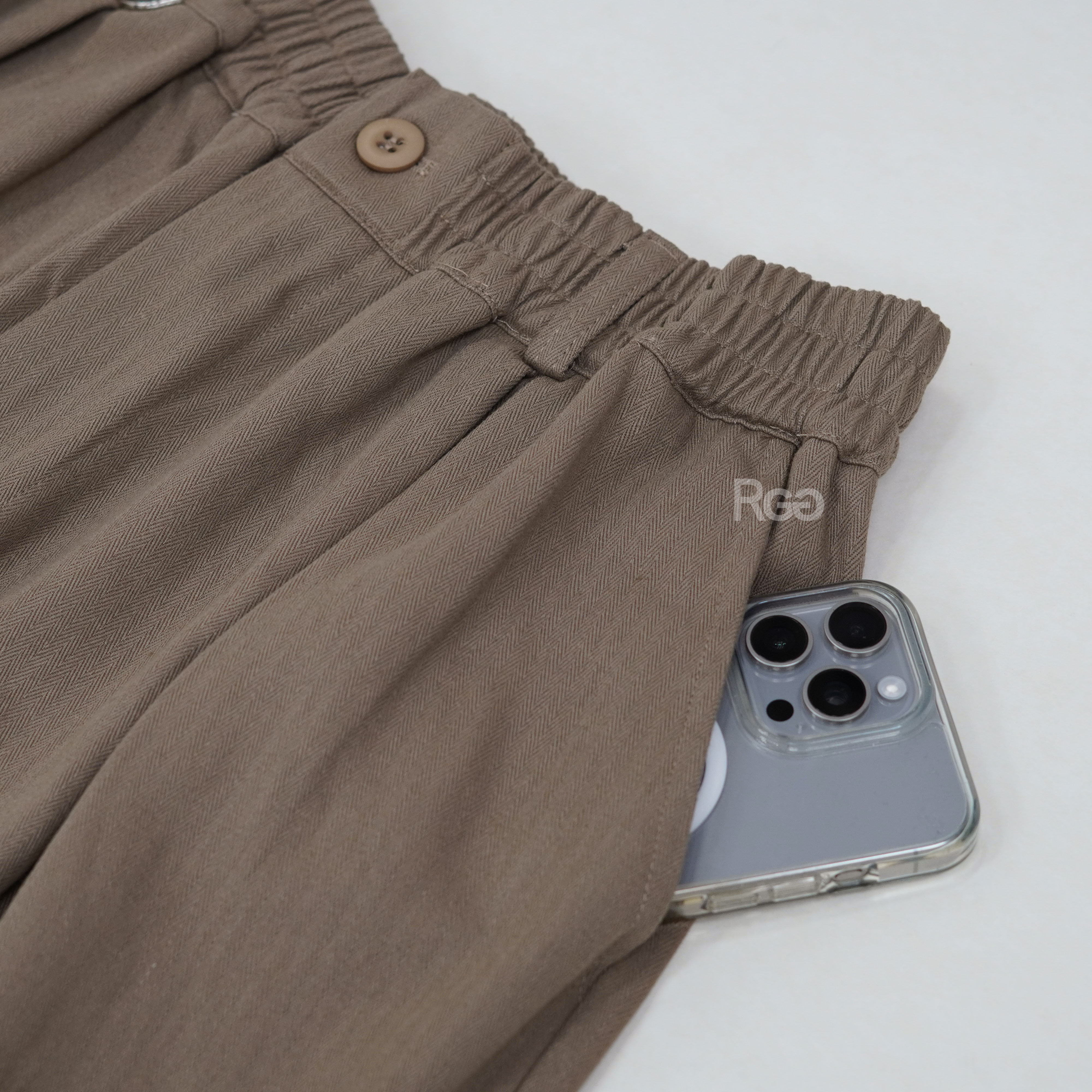 訂製款 人字紋打摺錐形寬褲口袋細節照